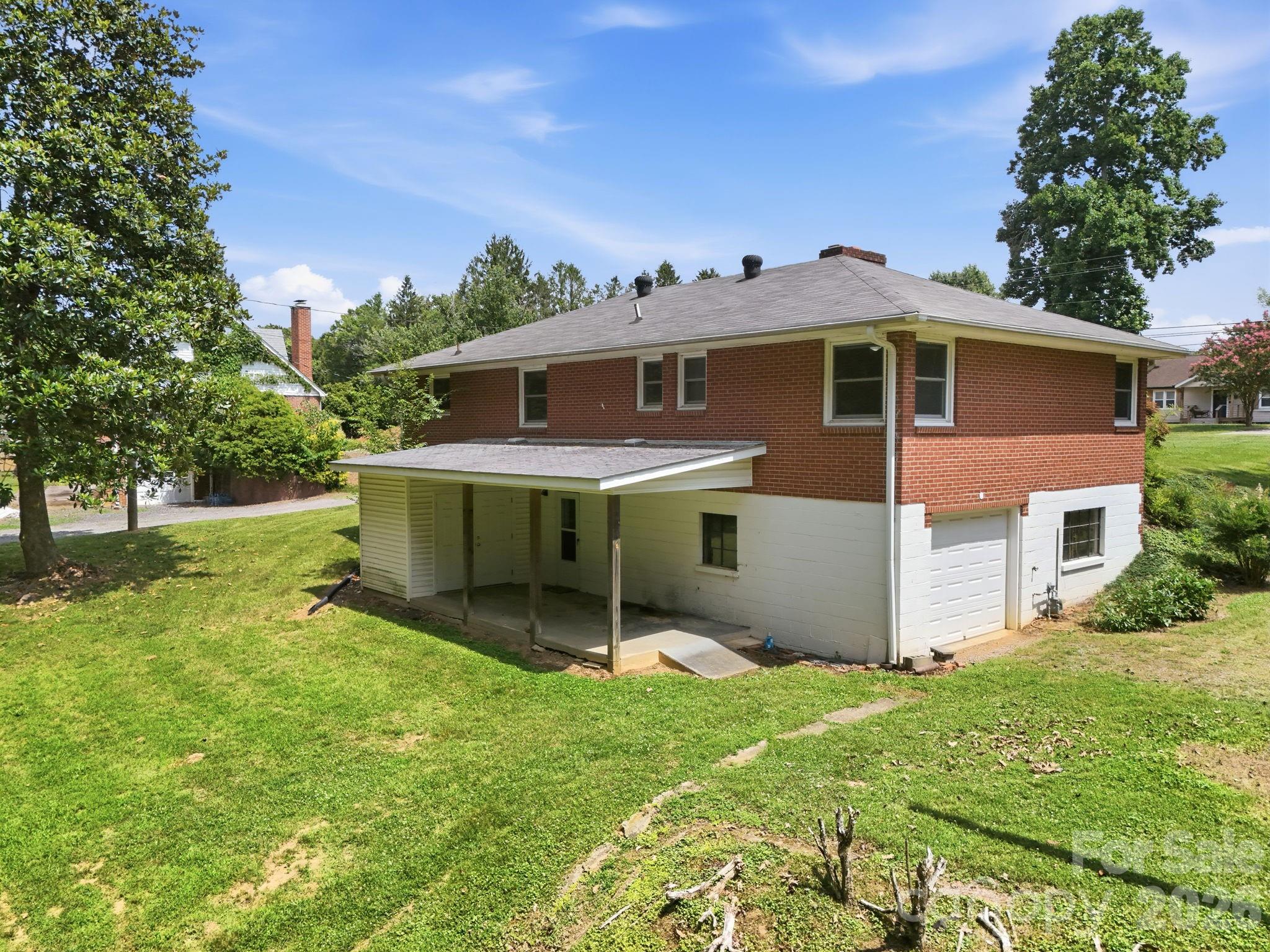 845 Sand Hill Road — Asheville