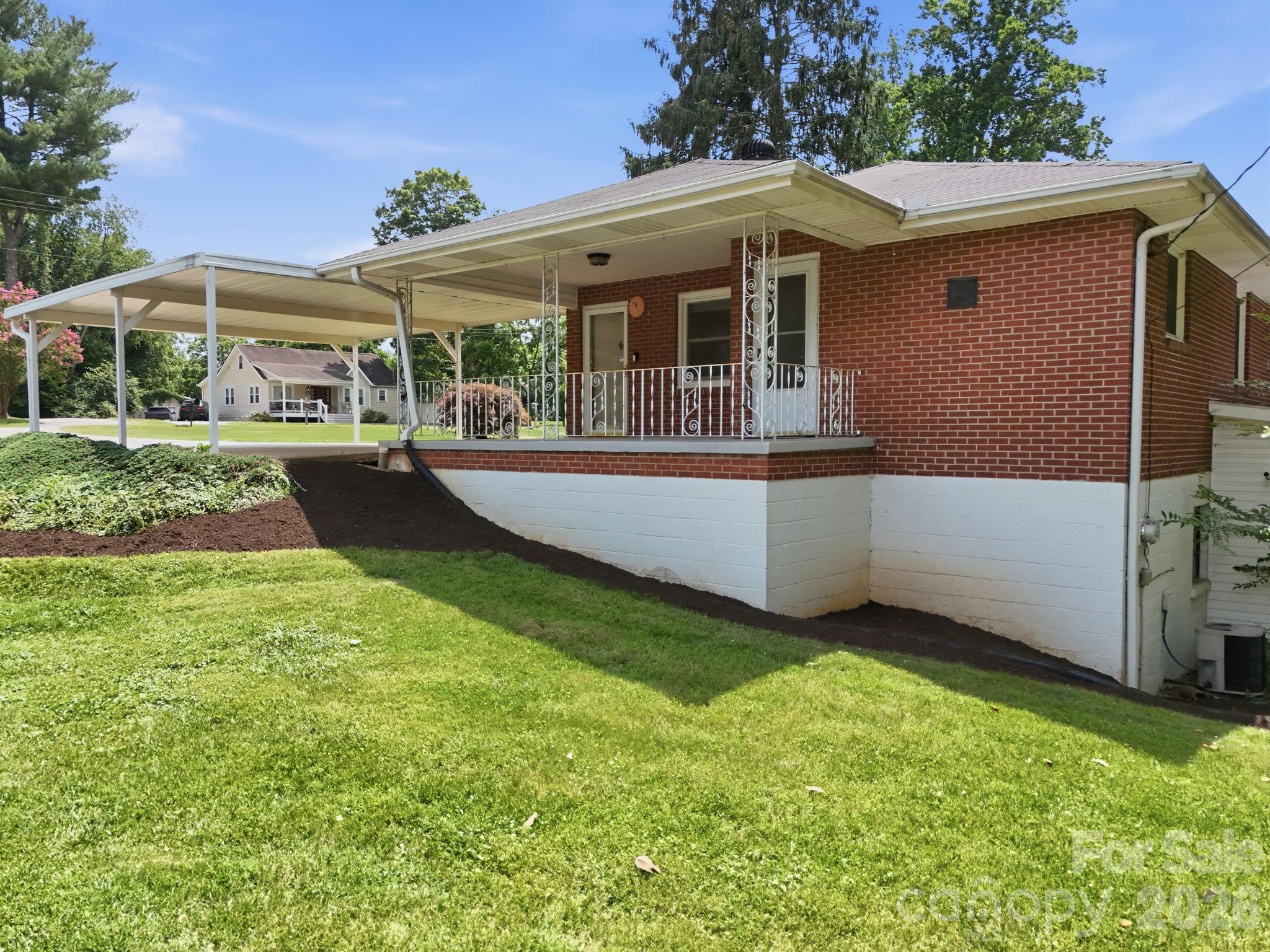 845 Sand Hill Road — Asheville