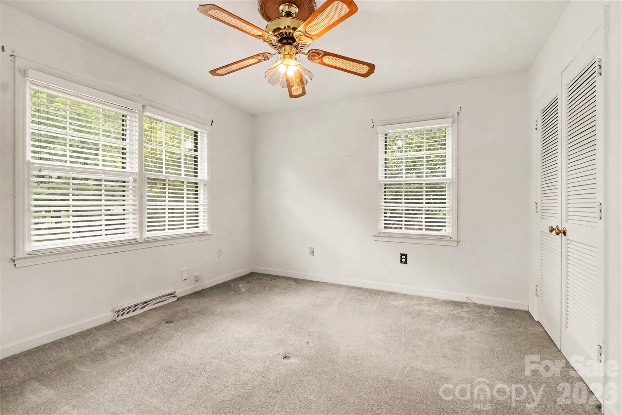 4221 Bridgewood Lane — Charlotte