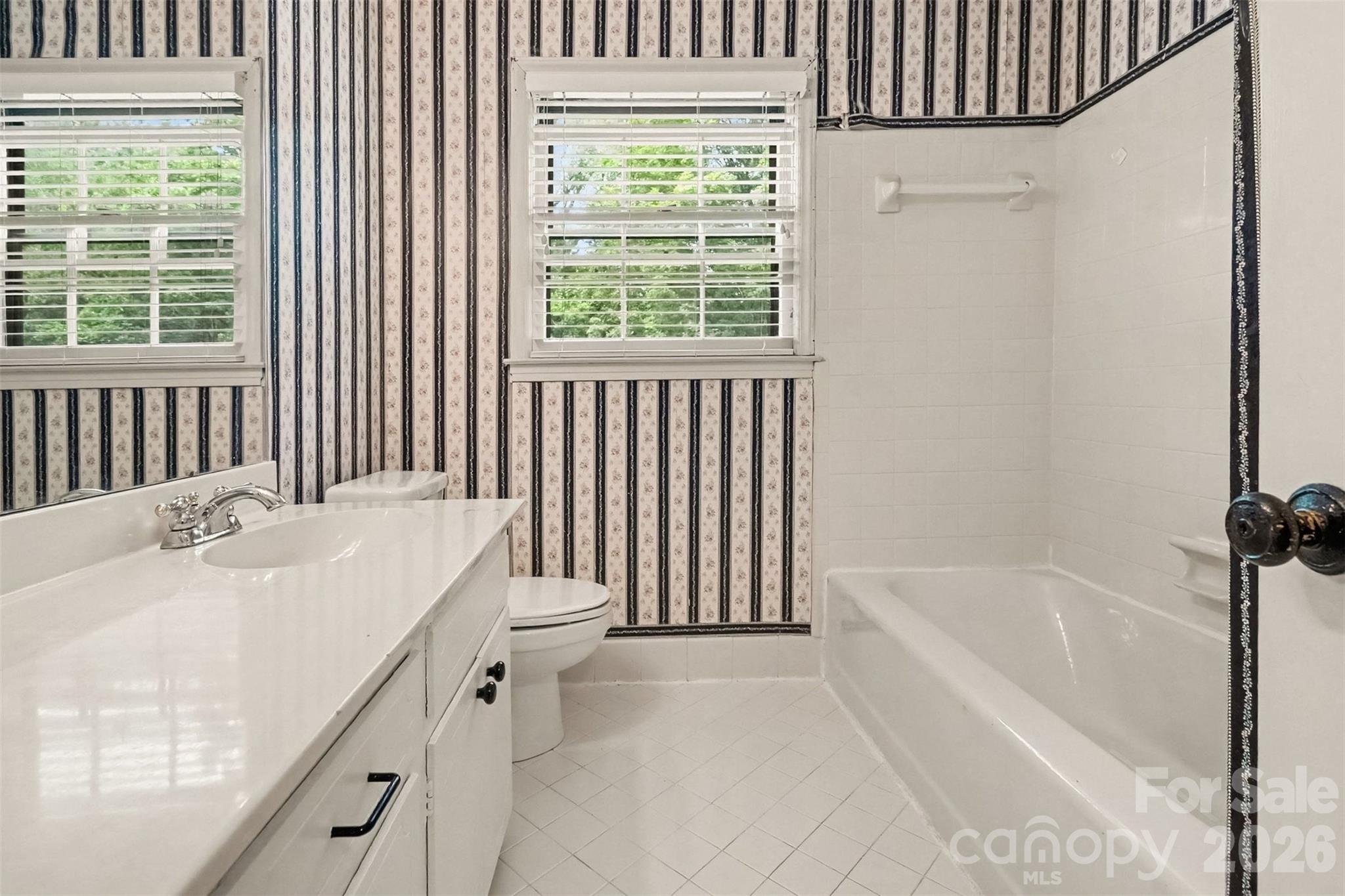 4221 Bridgewood Lane — Charlotte