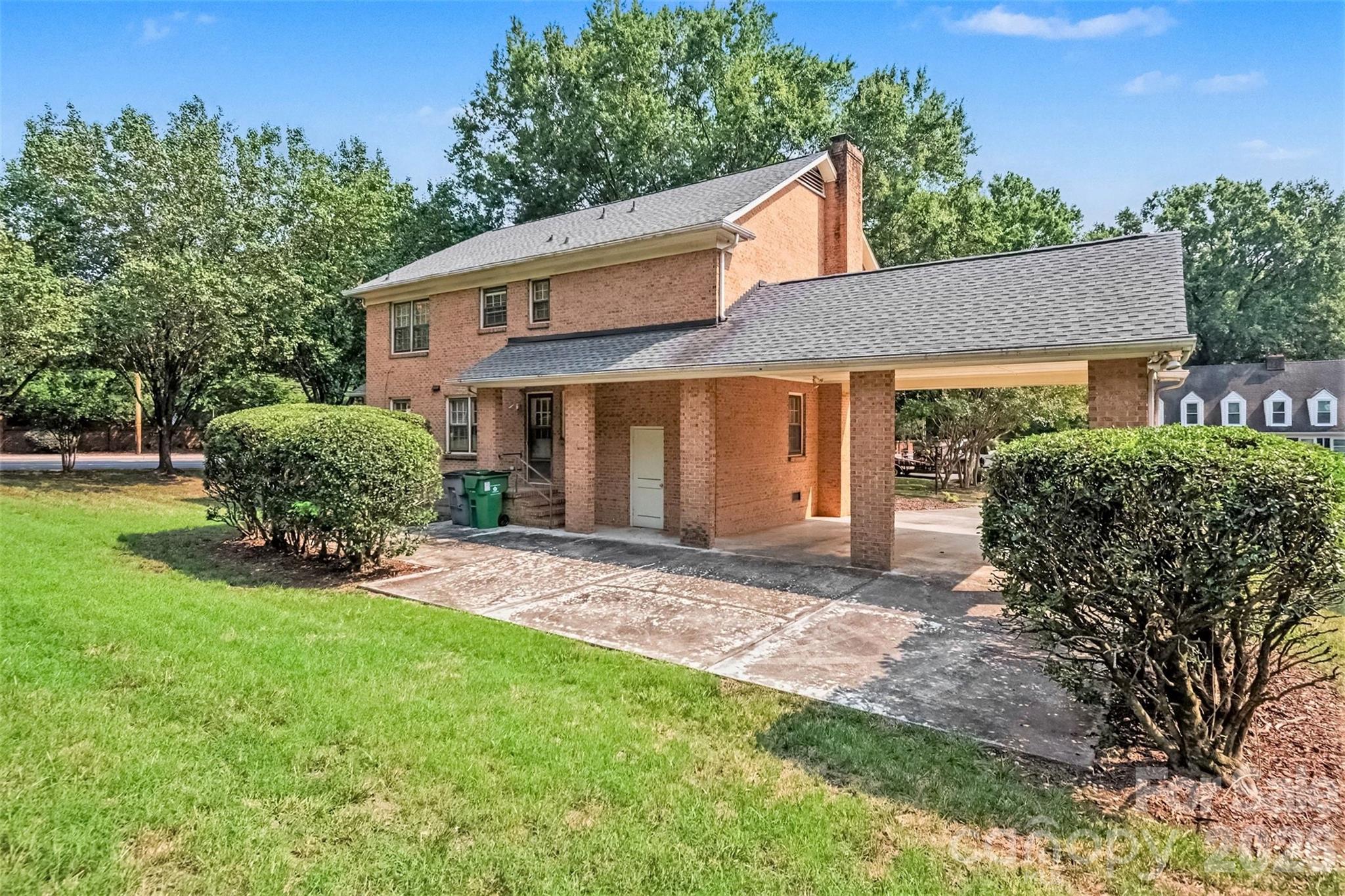 4221 Bridgewood Lane — Charlotte