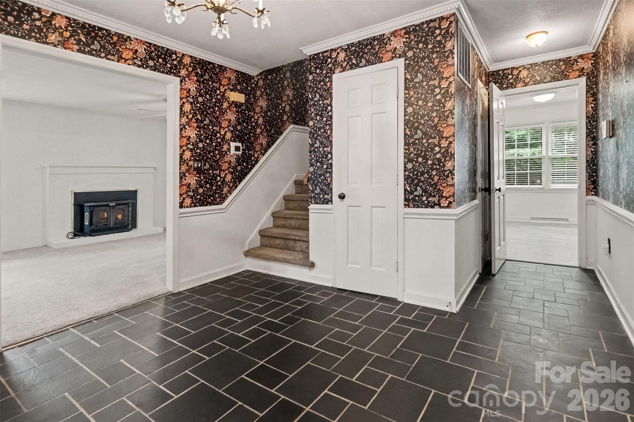 4221 Bridgewood Lane — Charlotte