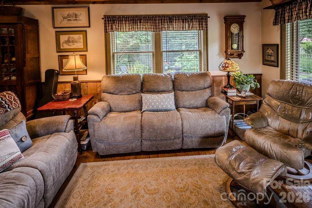5950 N US 19e Highway — Newland