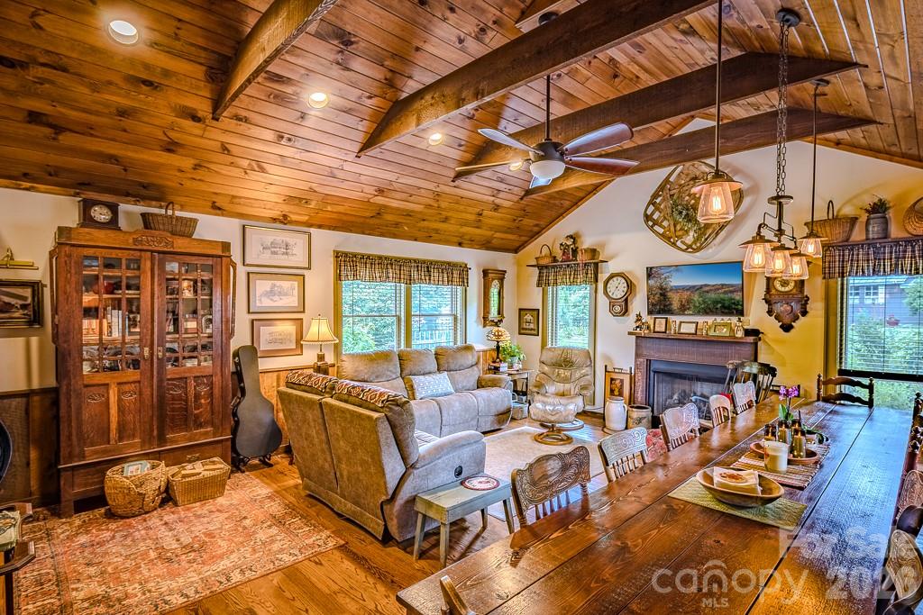 5950 N US 19e Highway — Newland