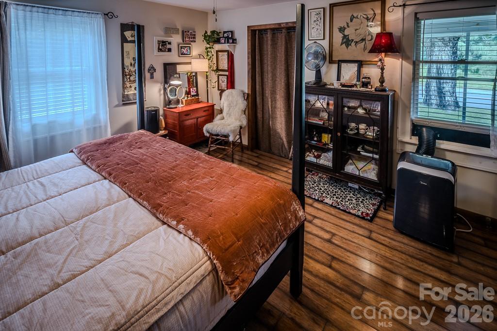 5950 N US 19e Highway — Newland