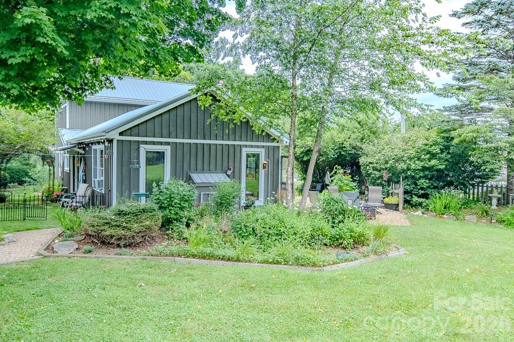 5950 N US 19e Highway — Newland