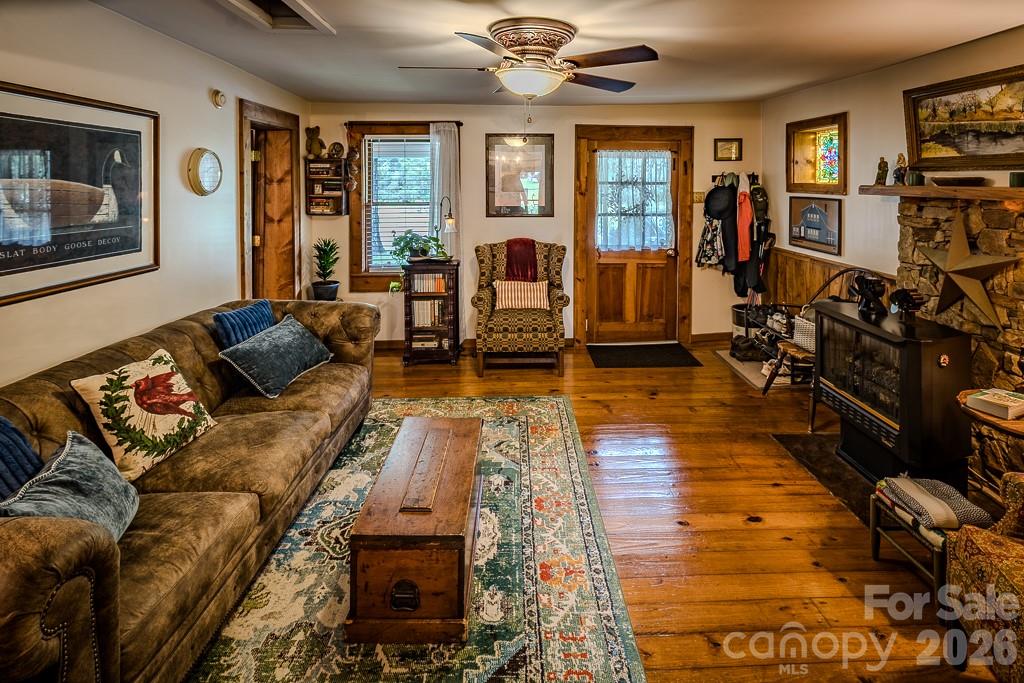 5950 N US 19e Highway — Newland
