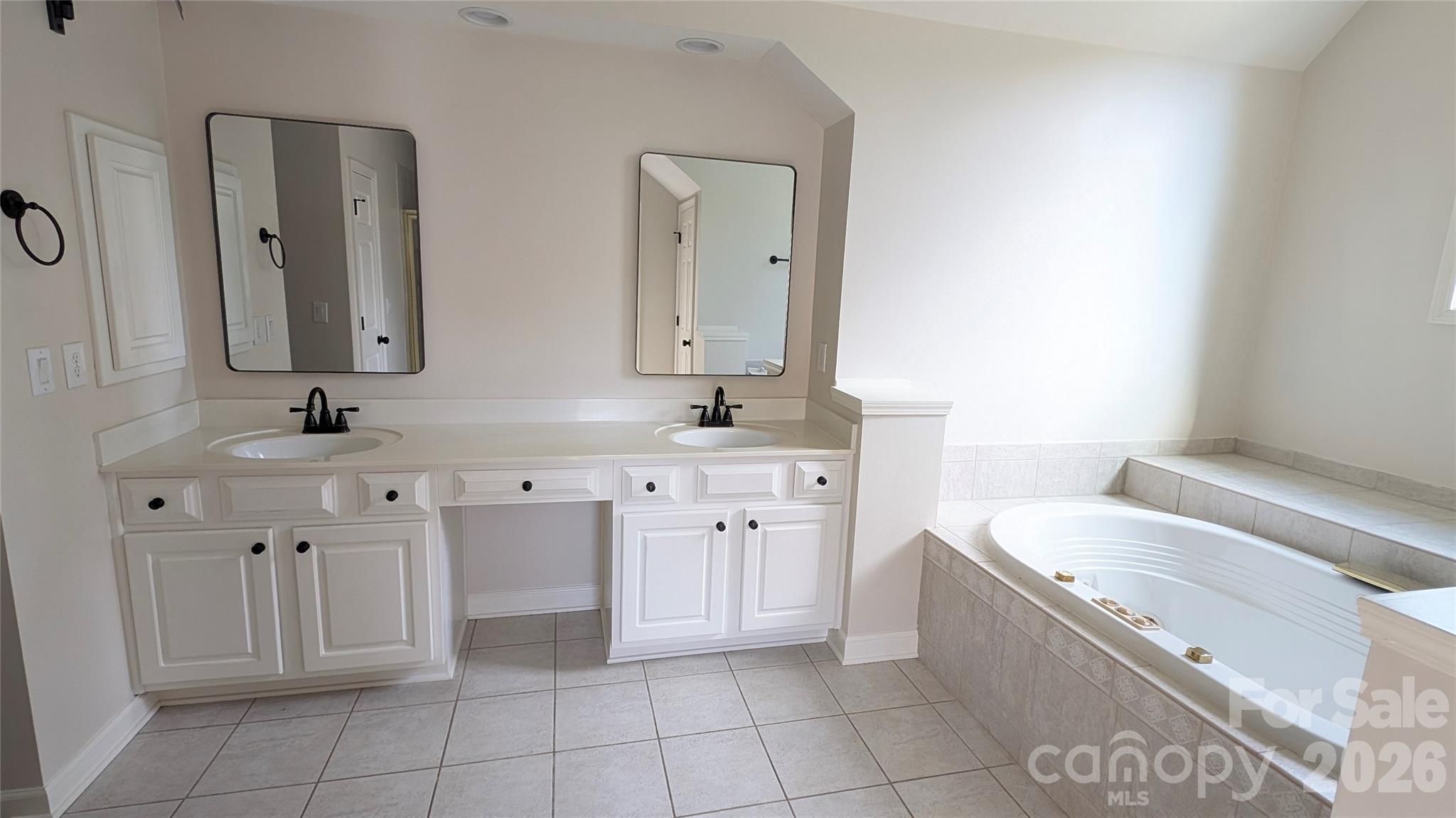 2421 Arden Gate Lane — Charlotte