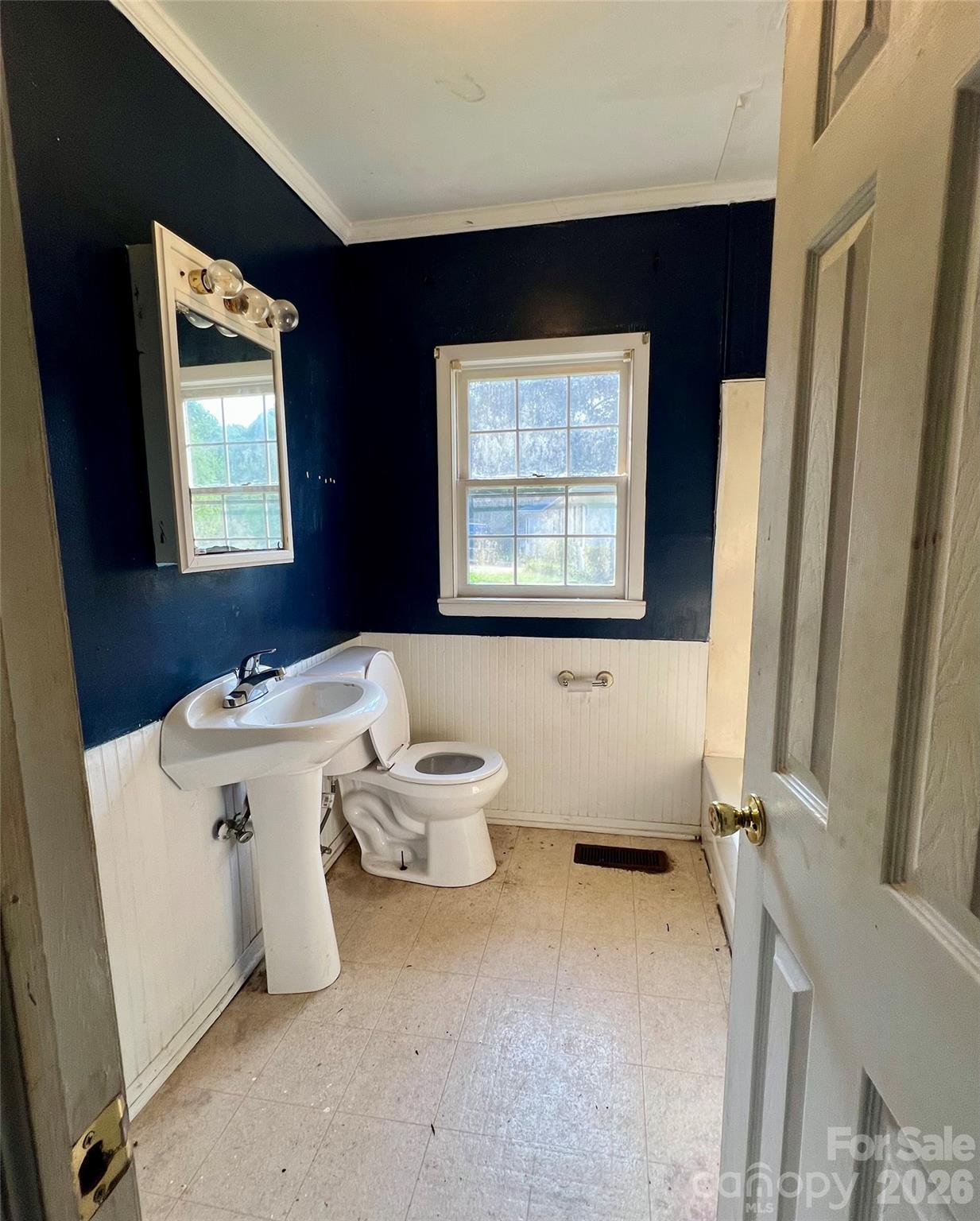 436 E Club Drive — Gastonia
