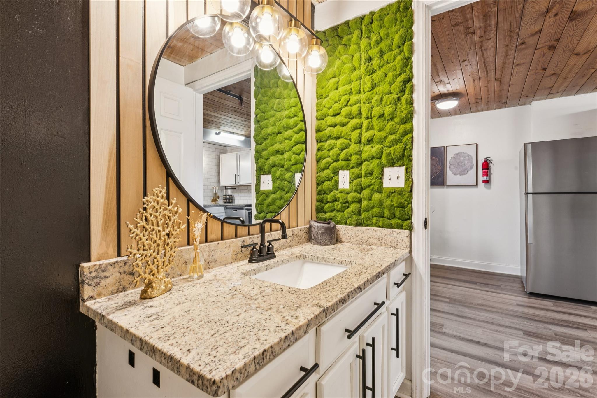 201 S Hoskins Road #111 — Charlotte