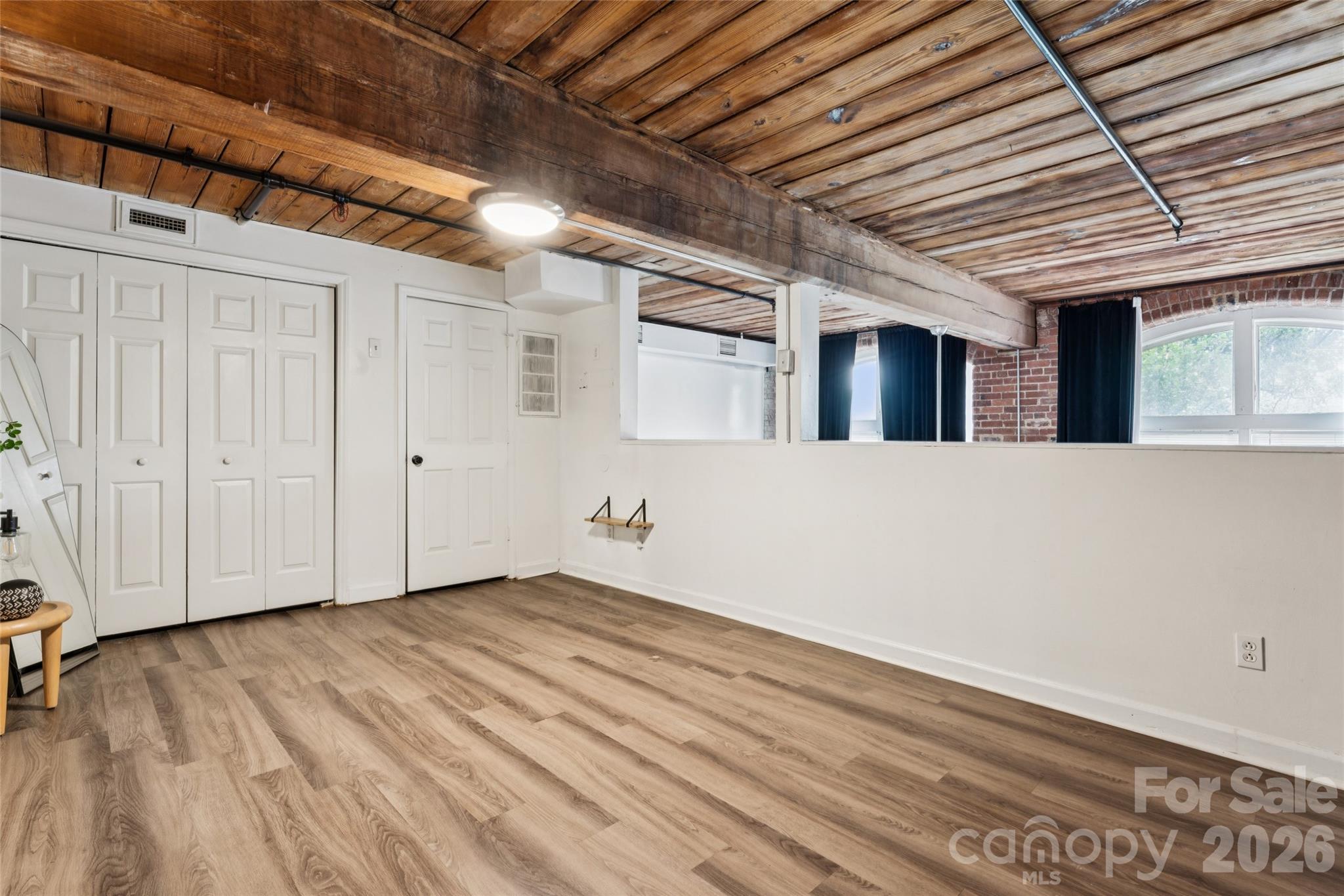 201 S Hoskins Road #111 — Charlotte