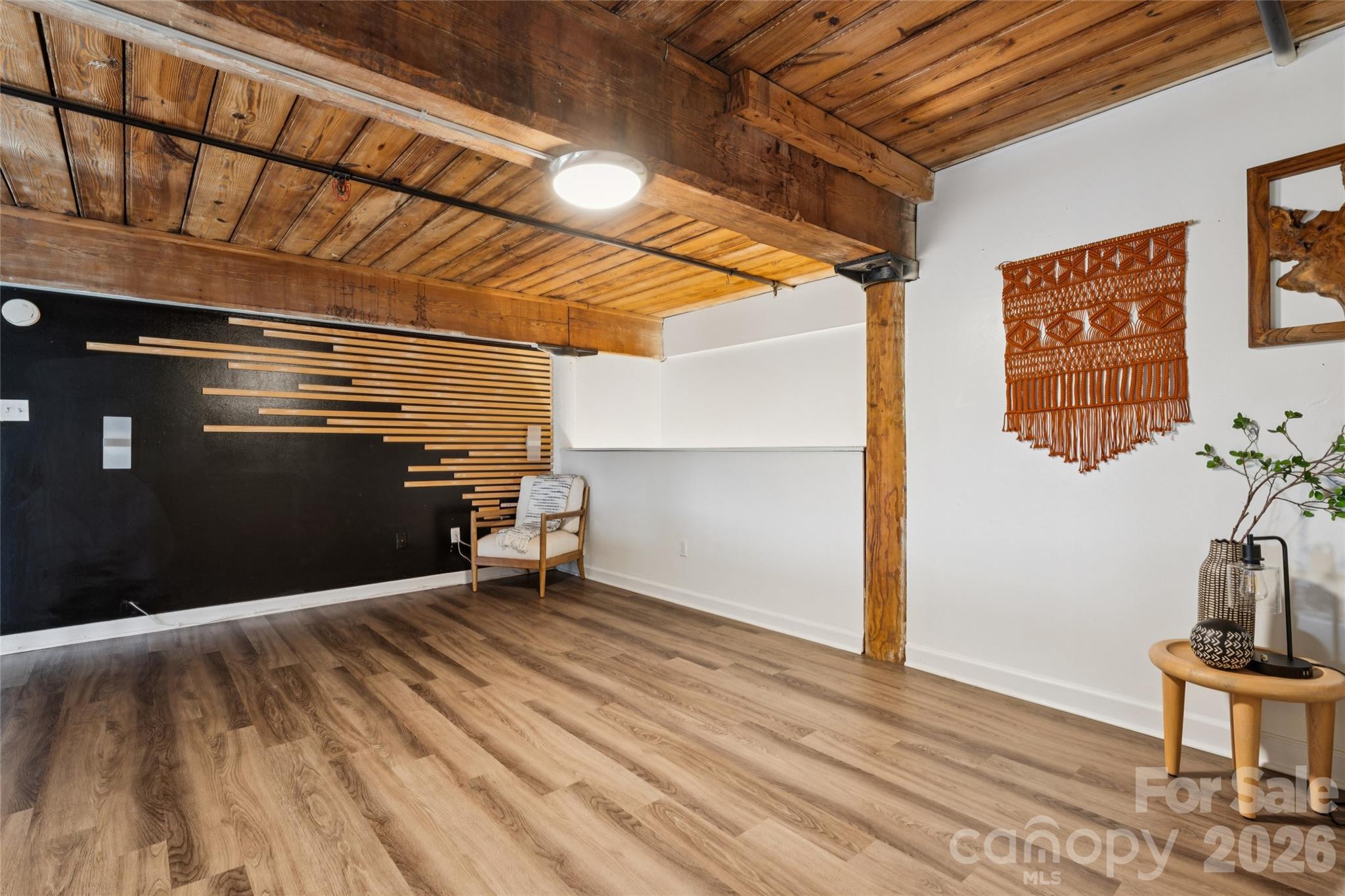 201 S Hoskins Road #111 — Charlotte