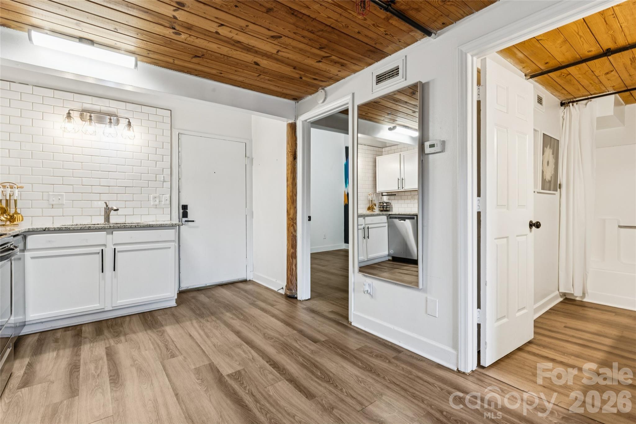 201 S Hoskins Road #111 — Charlotte