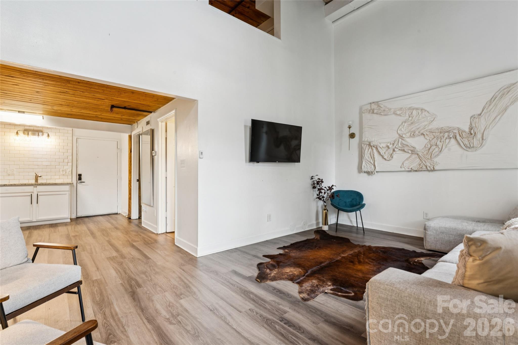 201 S Hoskins Road #111 — Charlotte