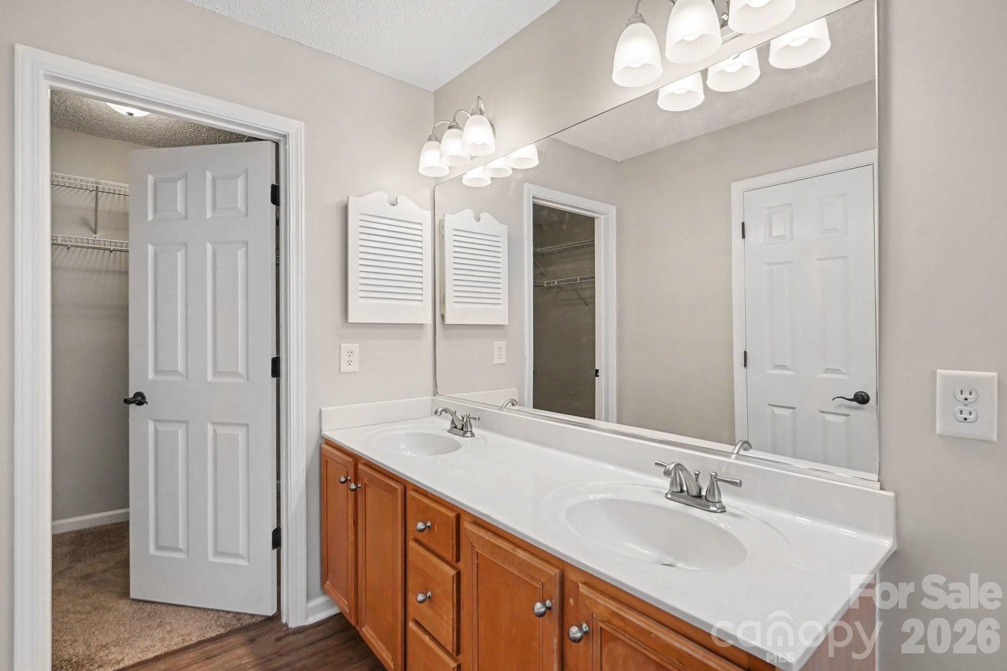 12616 Coral Sunrise Drive — Huntersville