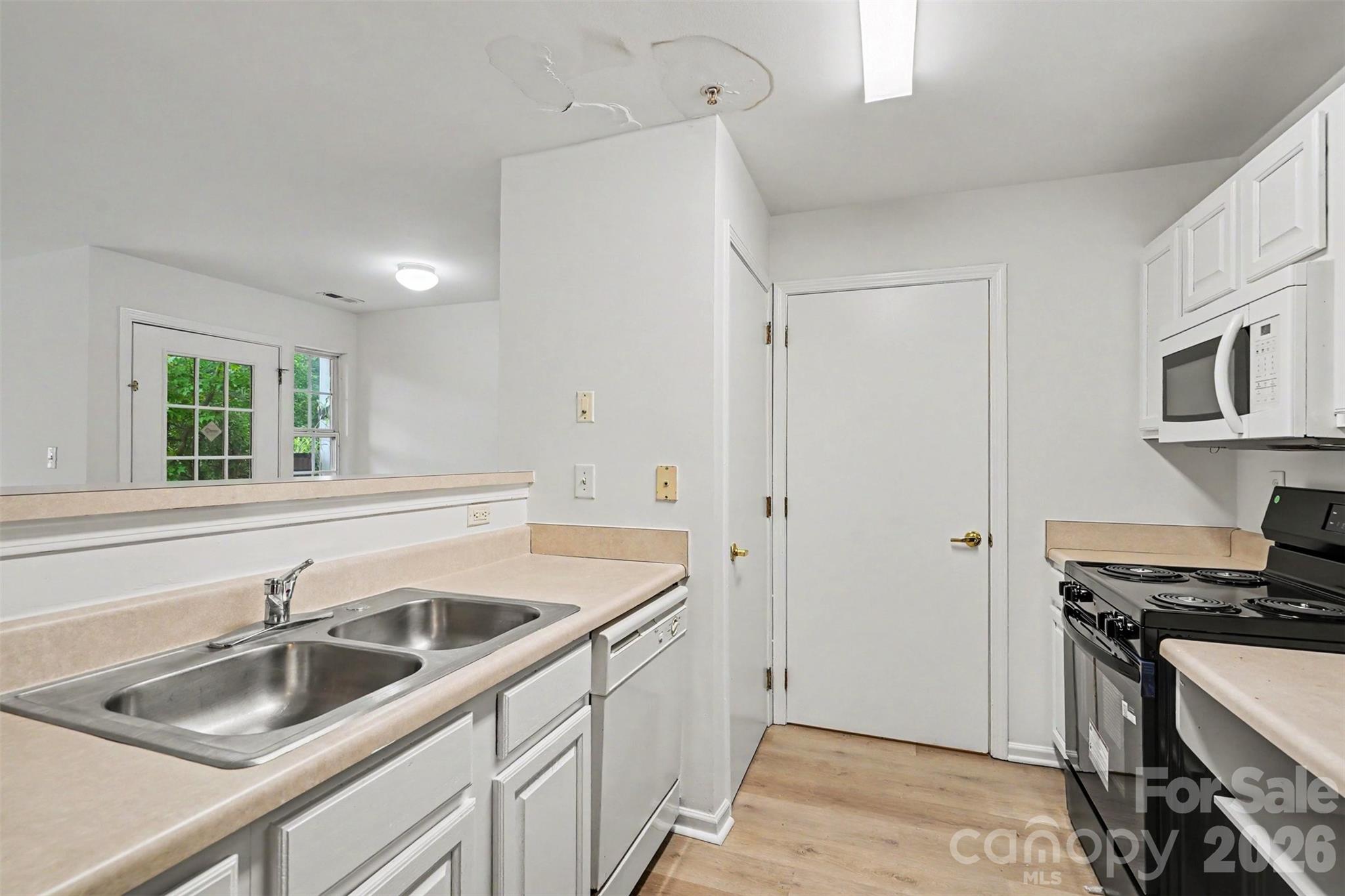 9849 Campus Walk Lane #D — Charlotte