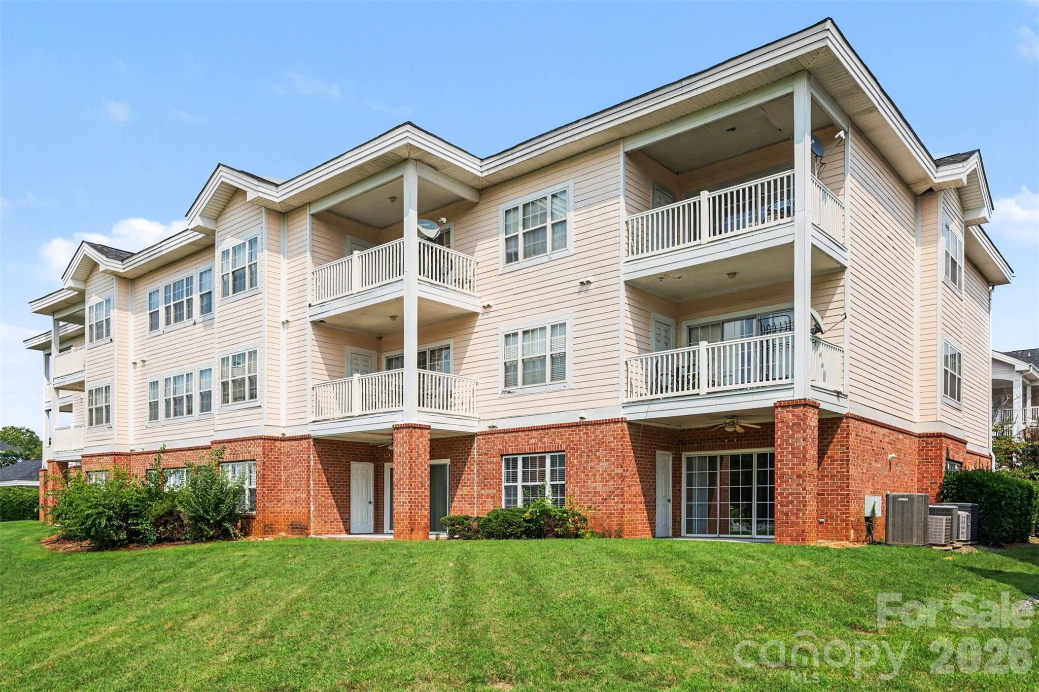 9041 Meadow Vista Road — Charlotte