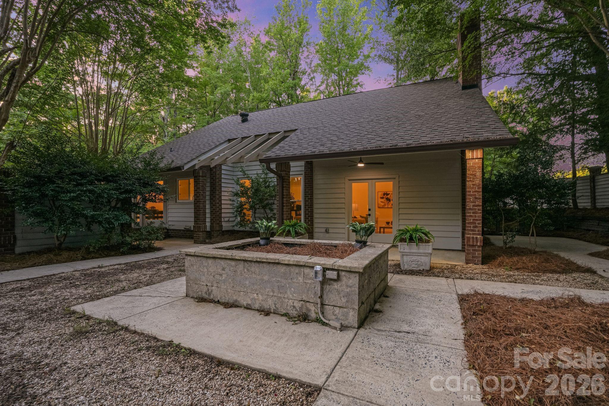 6301 Saddlebrook Court — Charlotte
