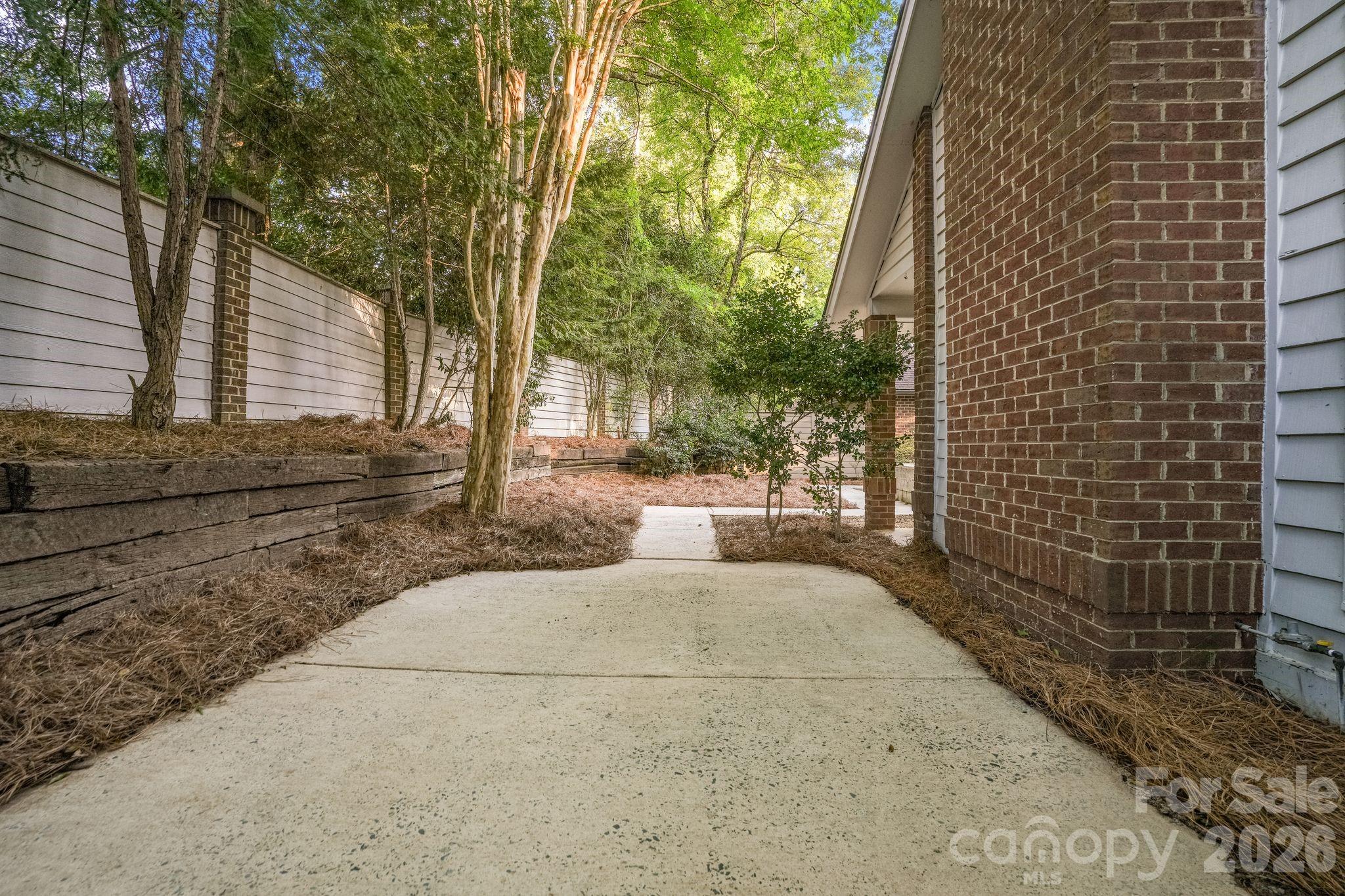6301 Saddlebrook Court — Charlotte