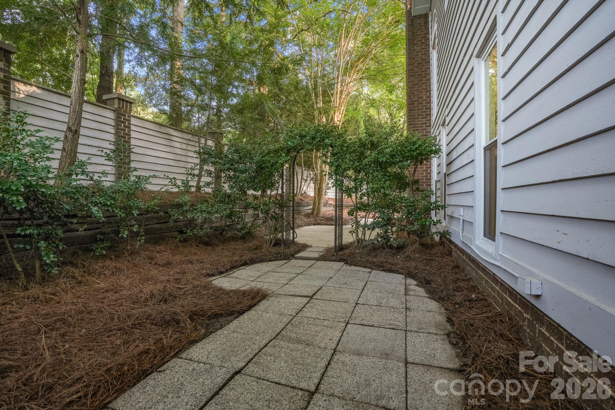 6301 Saddlebrook Court — Charlotte