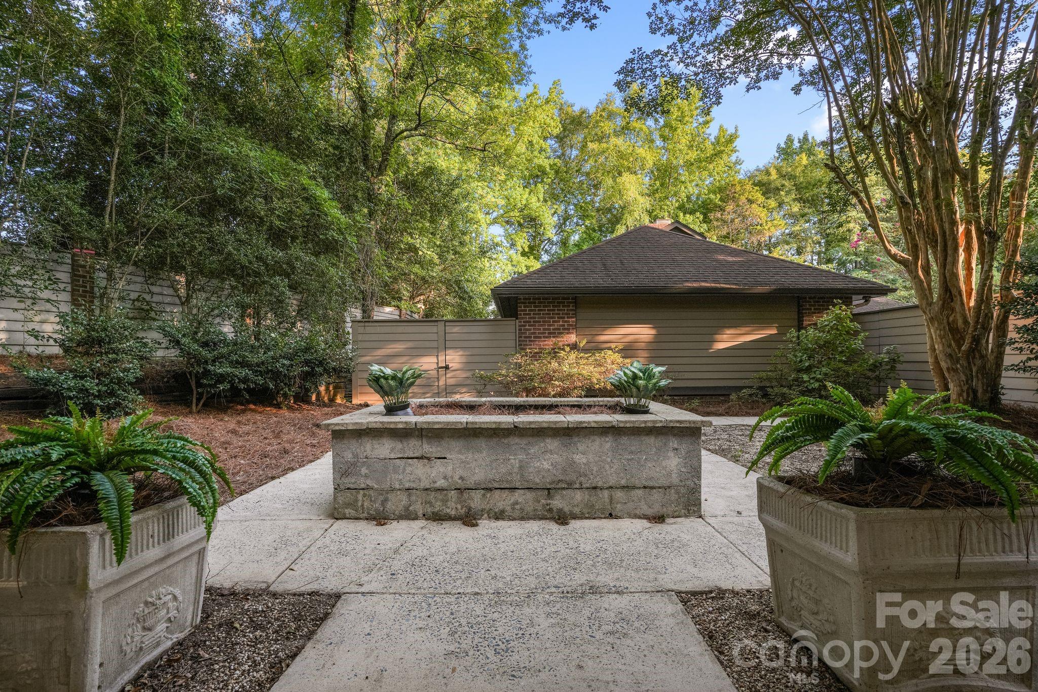 6301 Saddlebrook Court — Charlotte