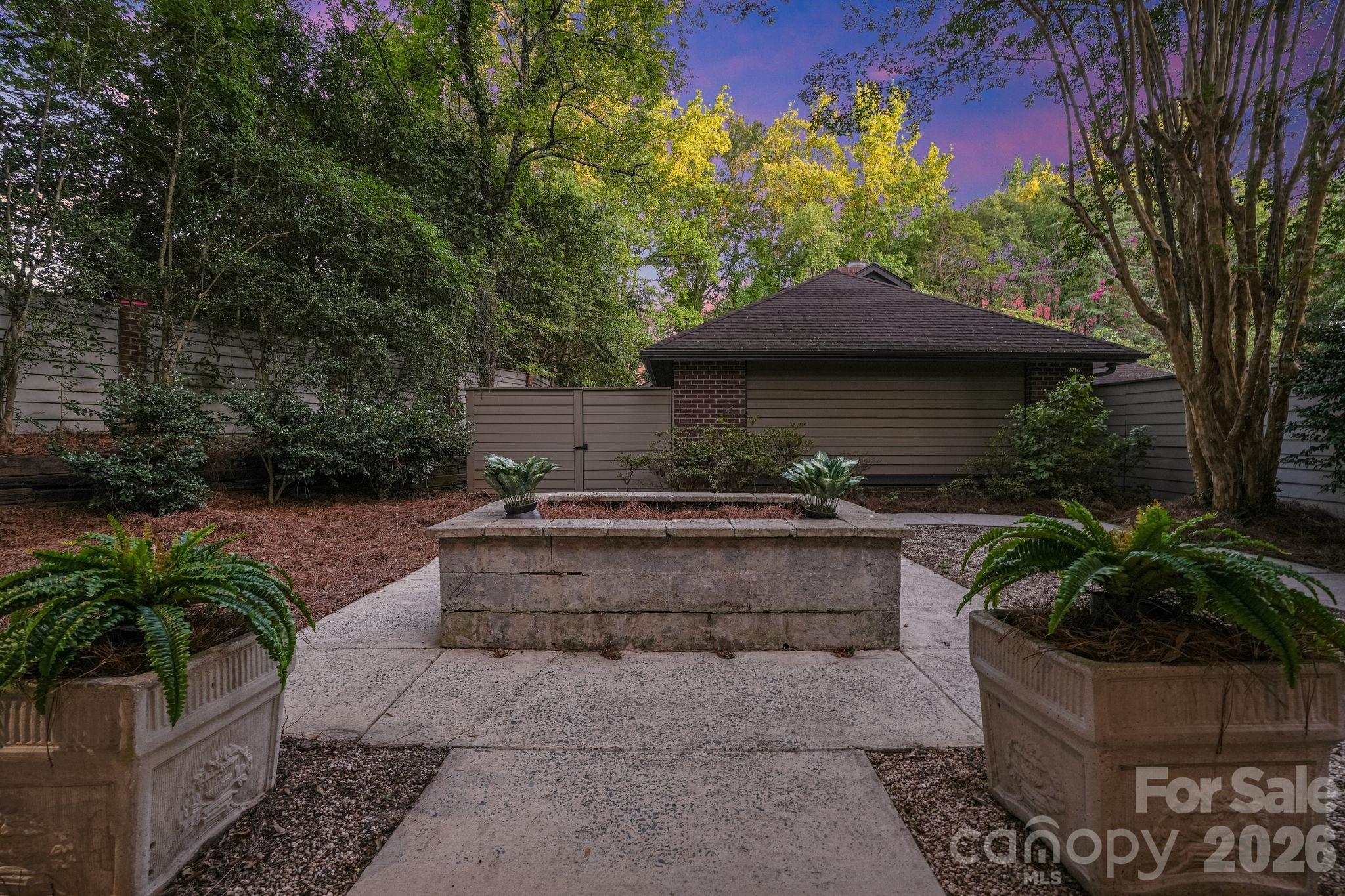 6301 Saddlebrook Court — Charlotte
