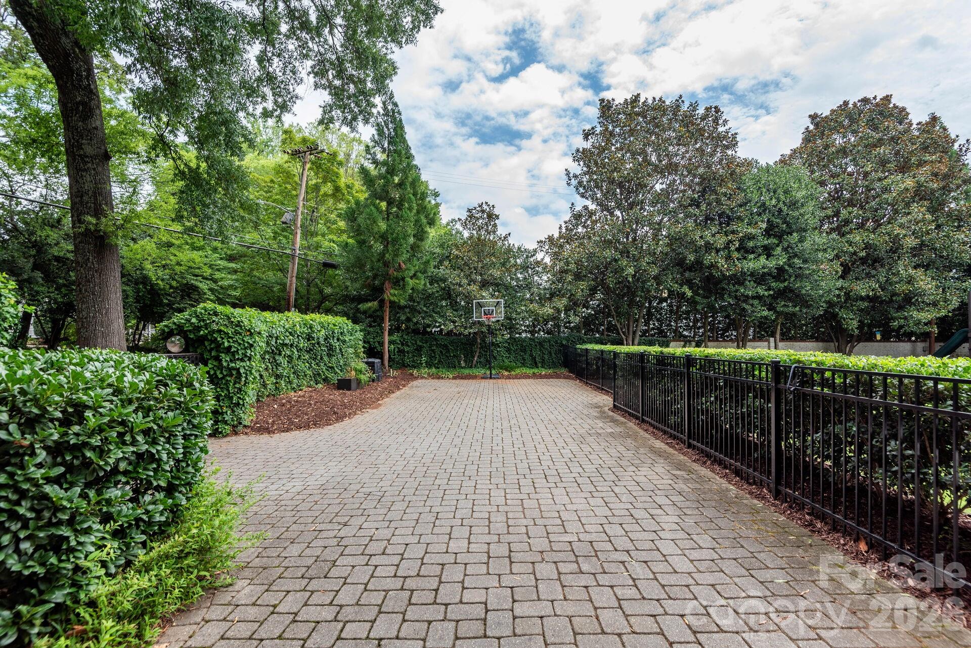 1101 Belgrave Place — Charlotte