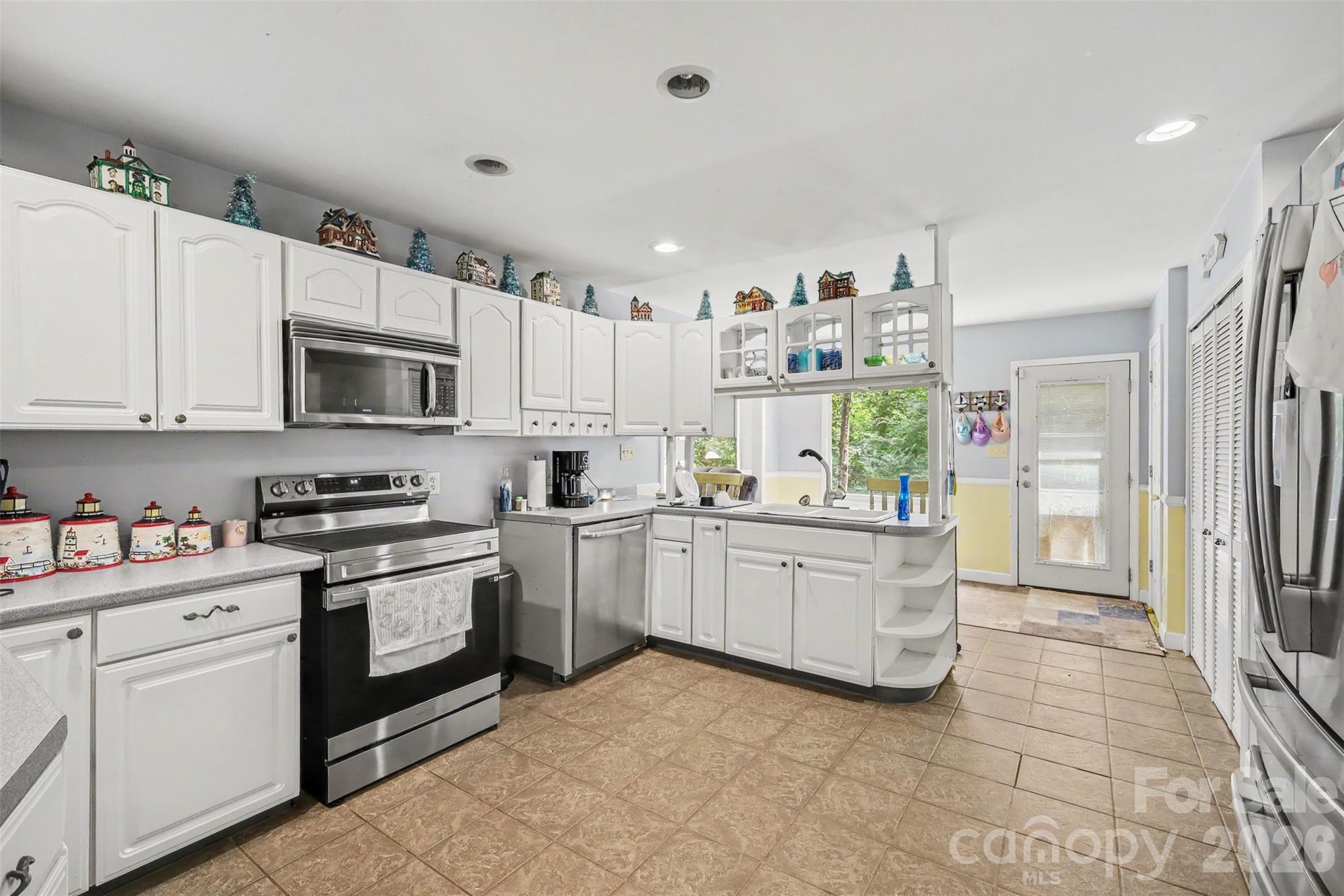 433 Foster Lake Road — Blacksburg