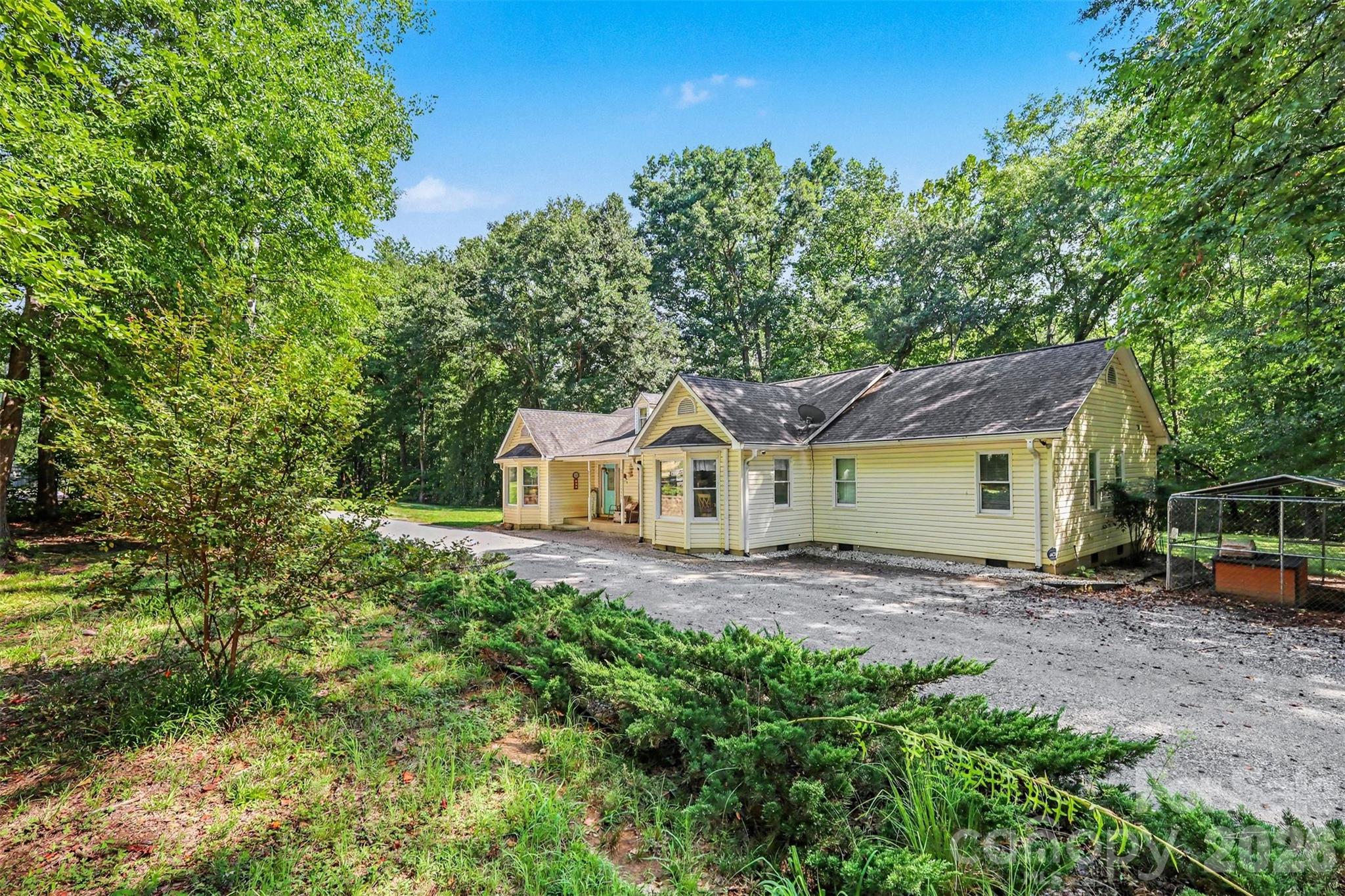 433 Foster Lake Road — Blacksburg