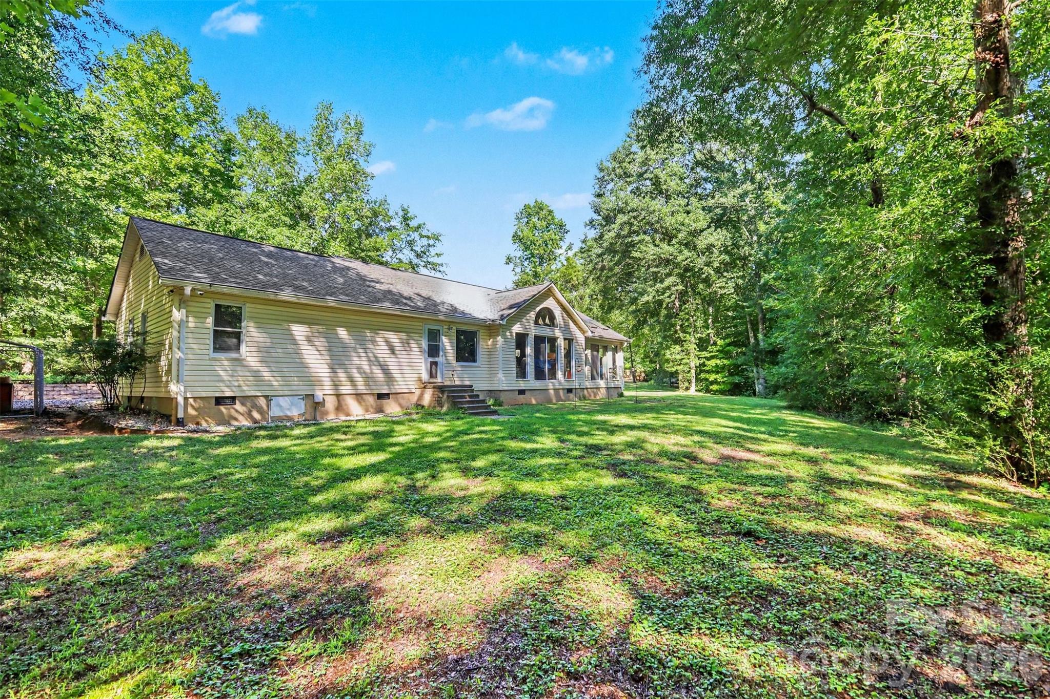 433 Foster Lake Road — Blacksburg