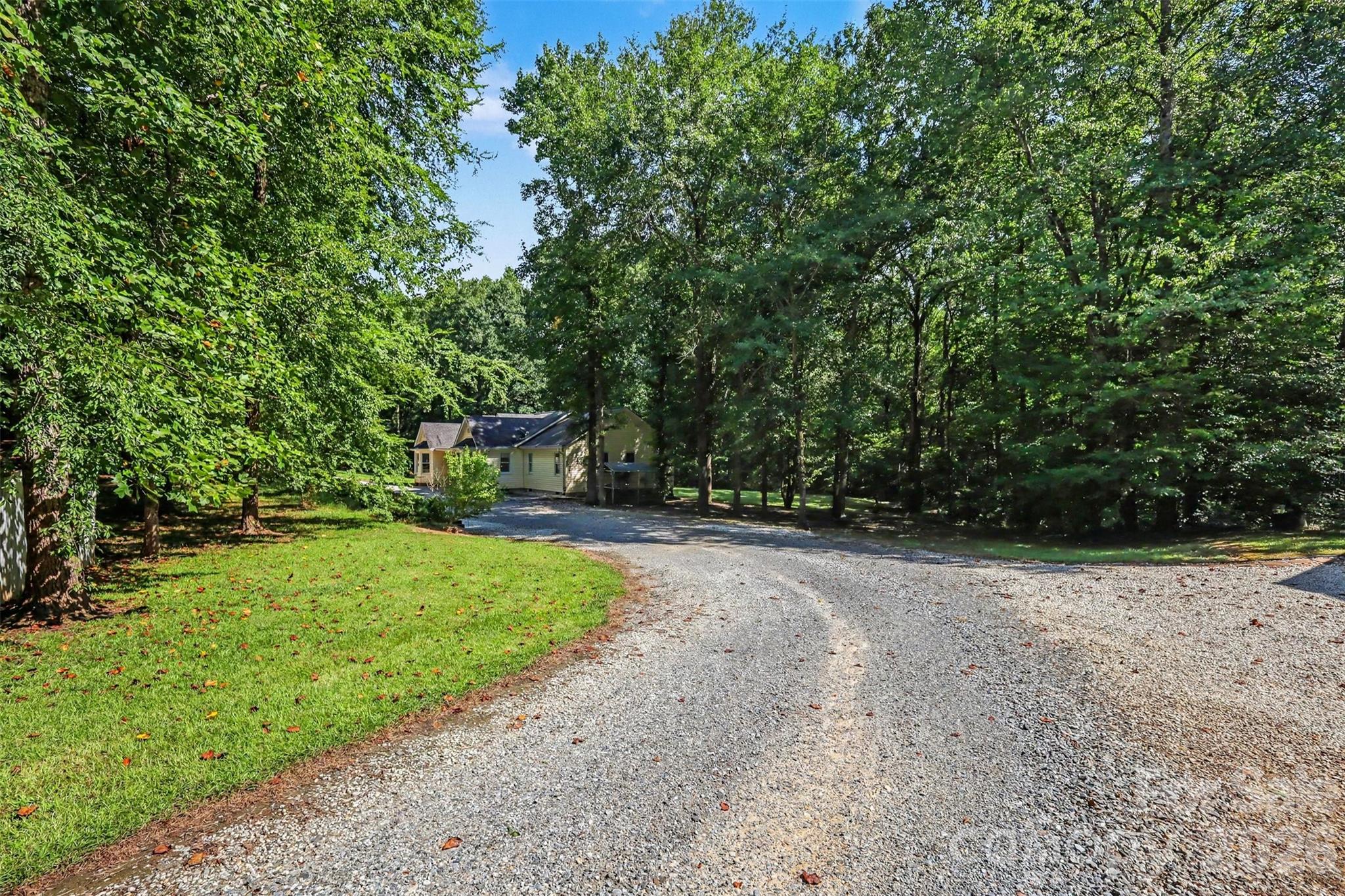 433 Foster Lake Road — Blacksburg