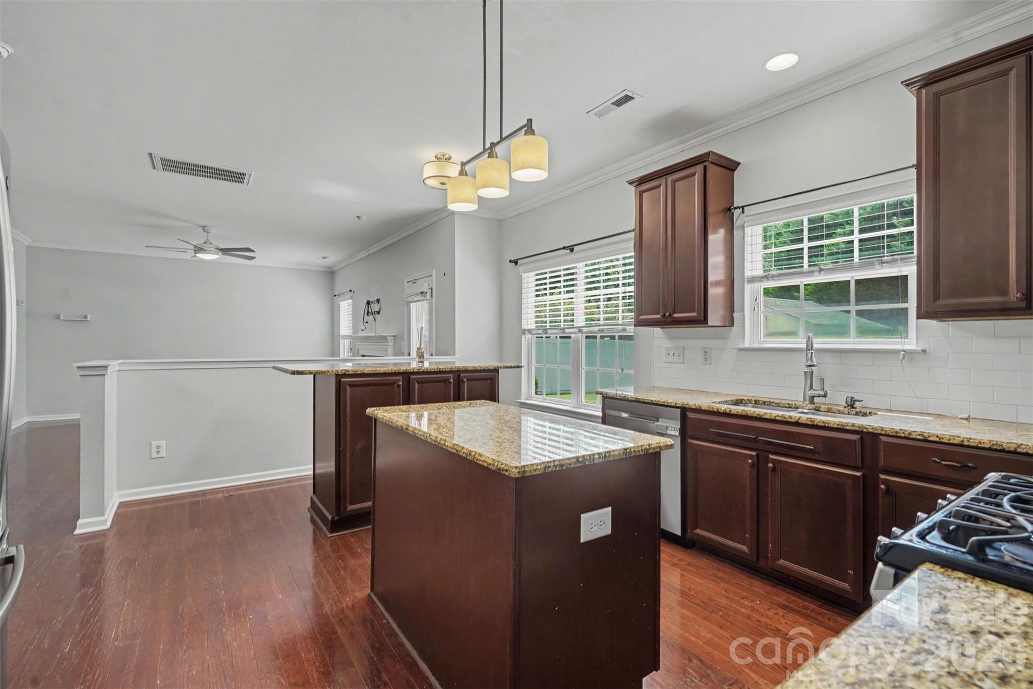 5813 Parkstone Drive — Matthews