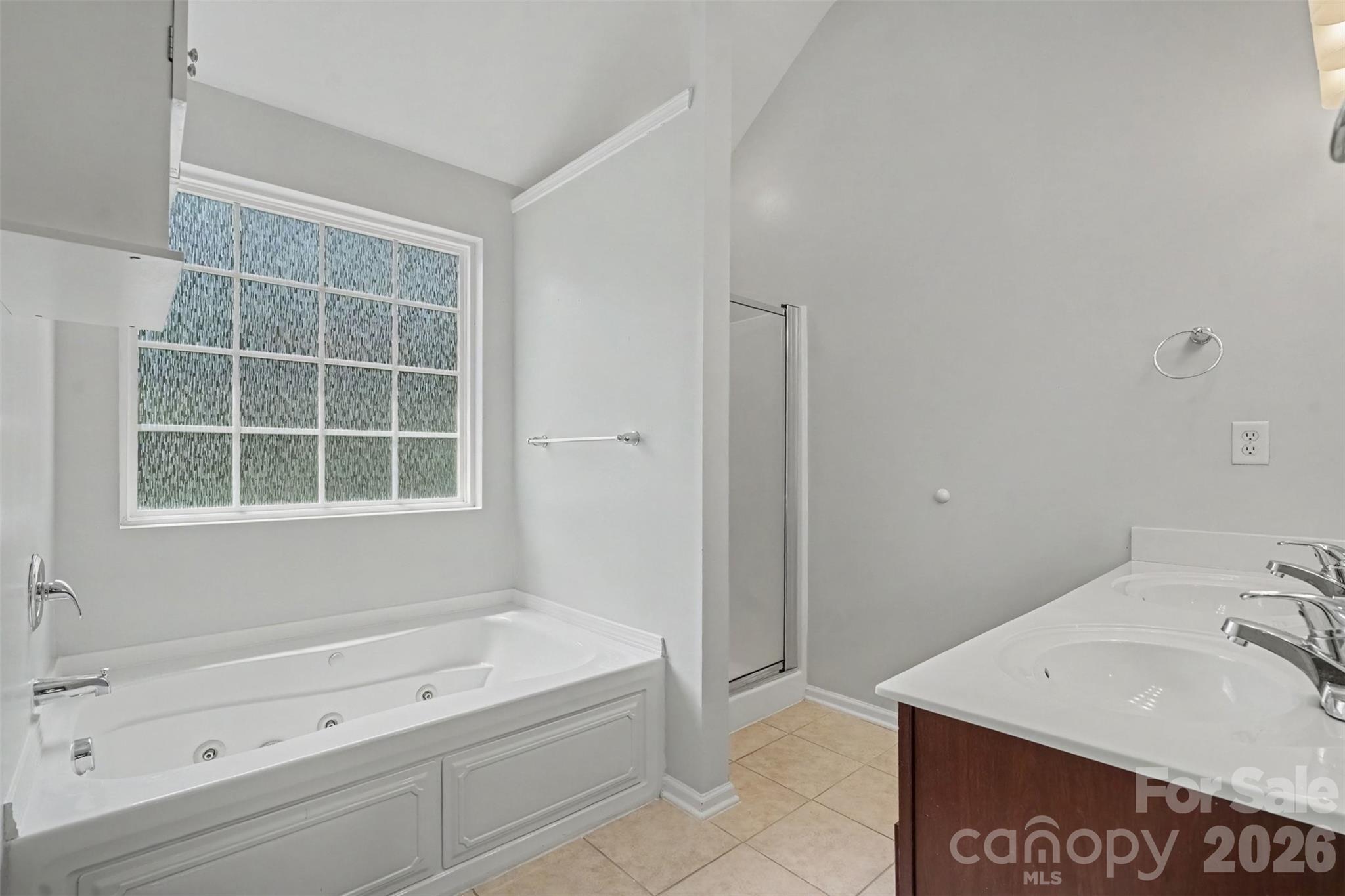 5813 Parkstone Drive — Matthews