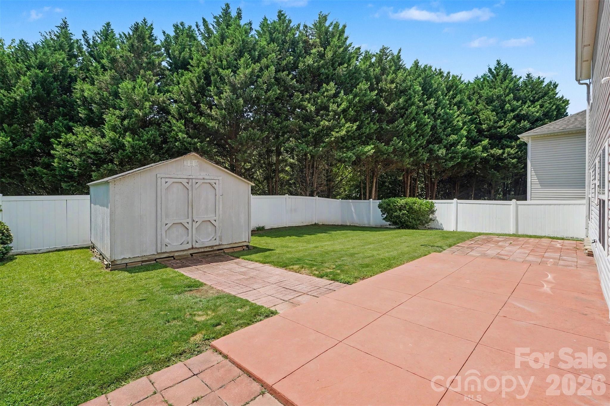 5813 Parkstone Drive — Matthews