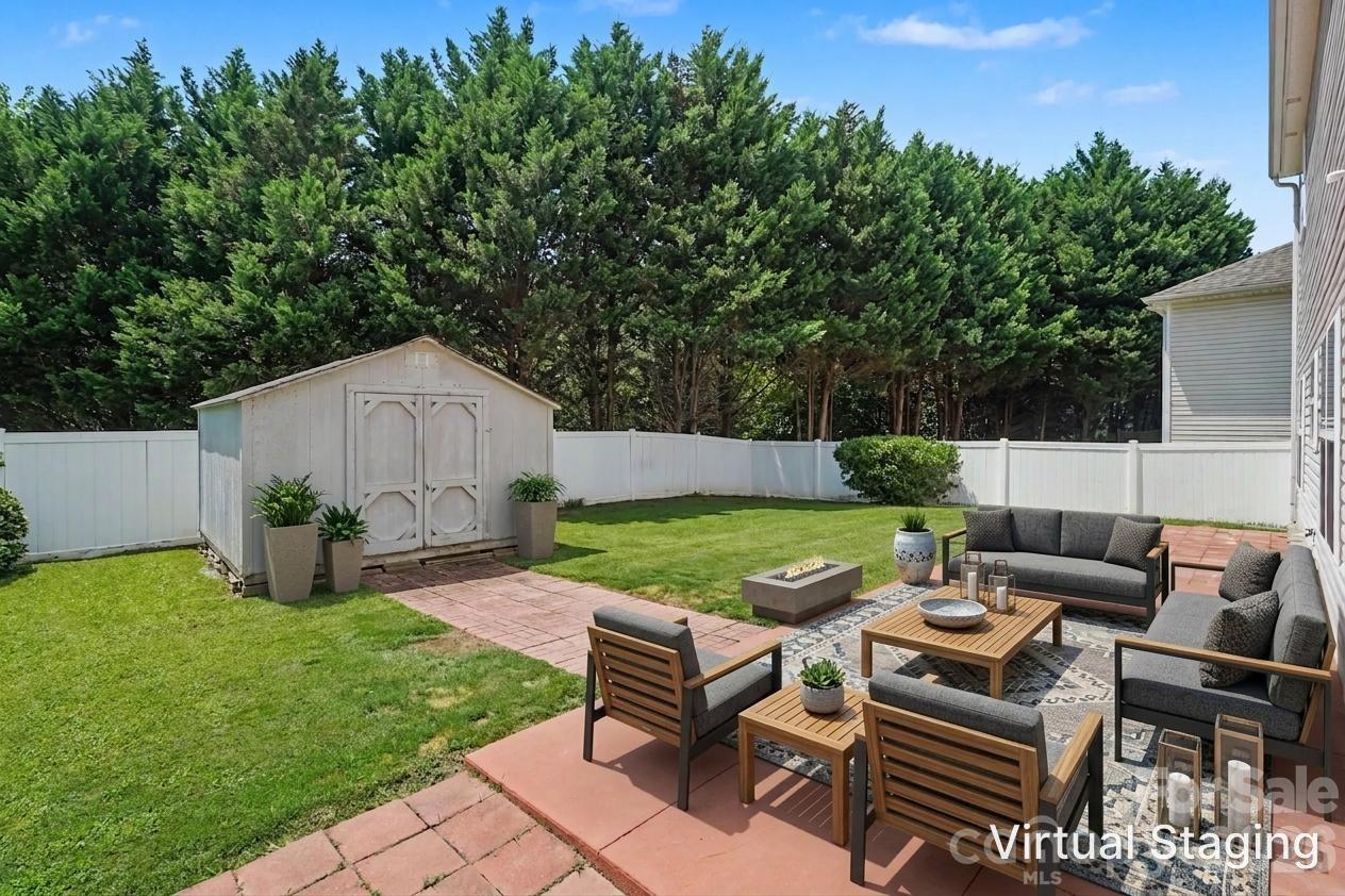 5813 Parkstone Drive — Matthews