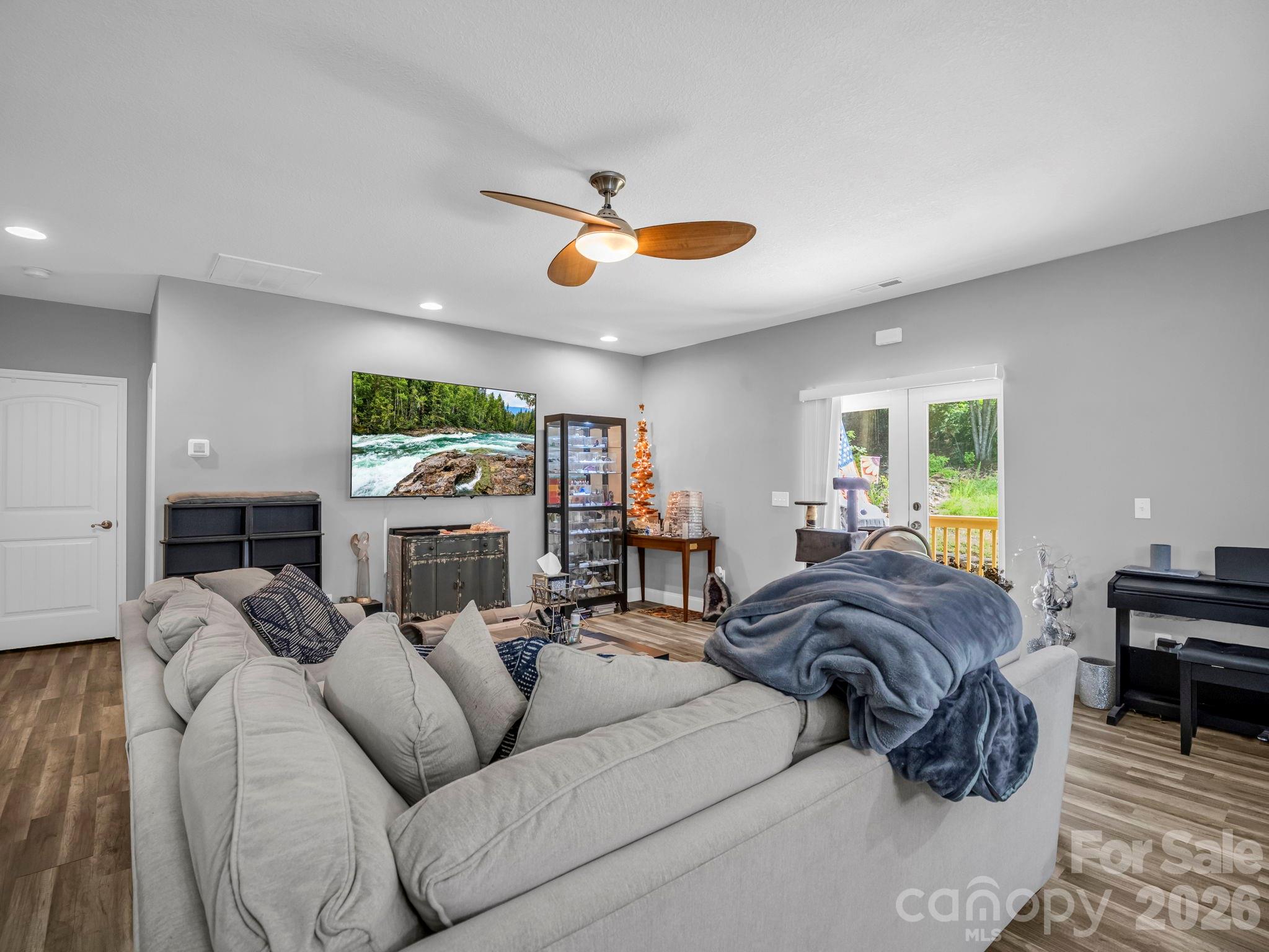 16 Starlight Drive — Black Mountain
