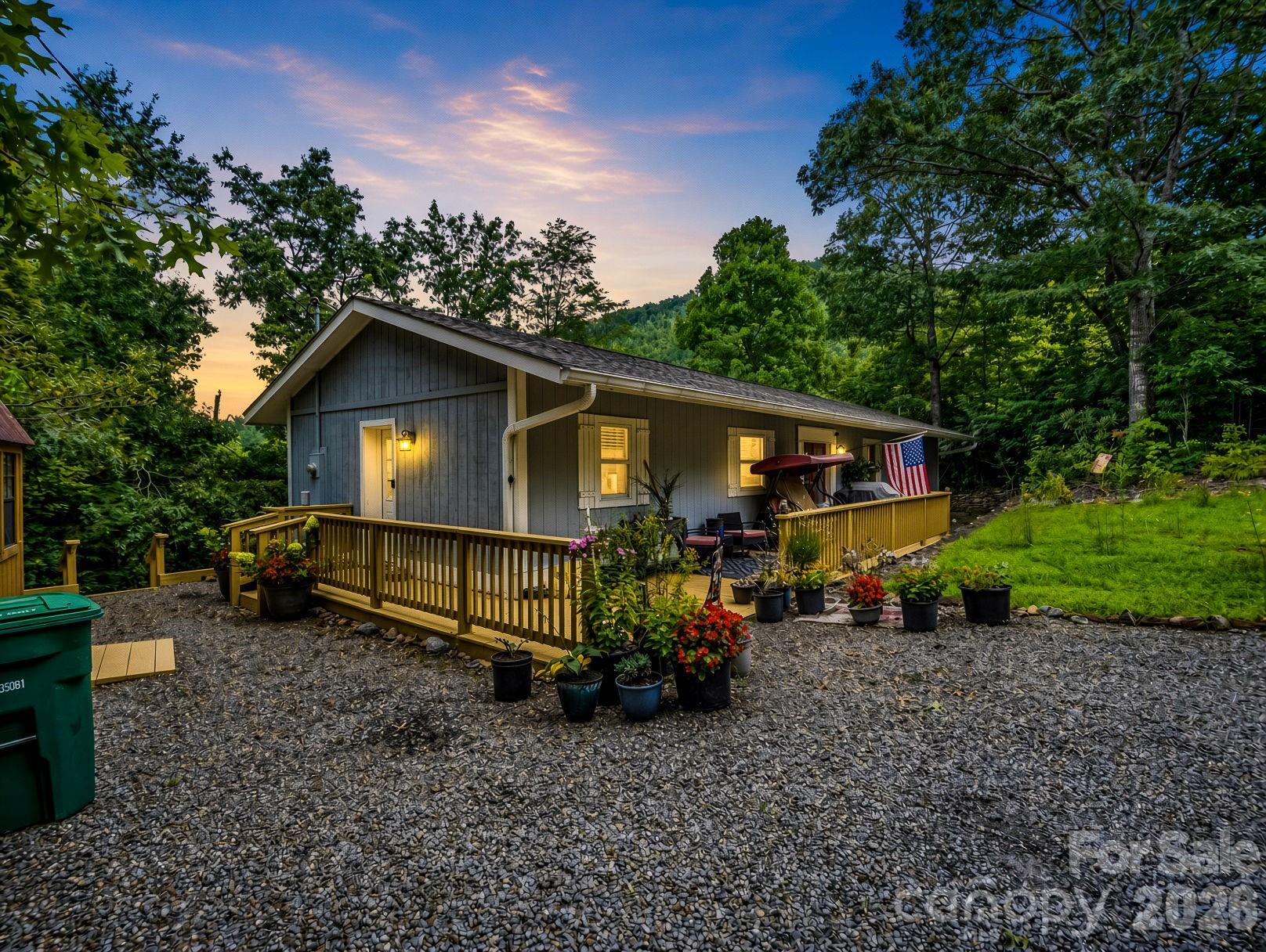 16 Starlight Drive — Black Mountain
