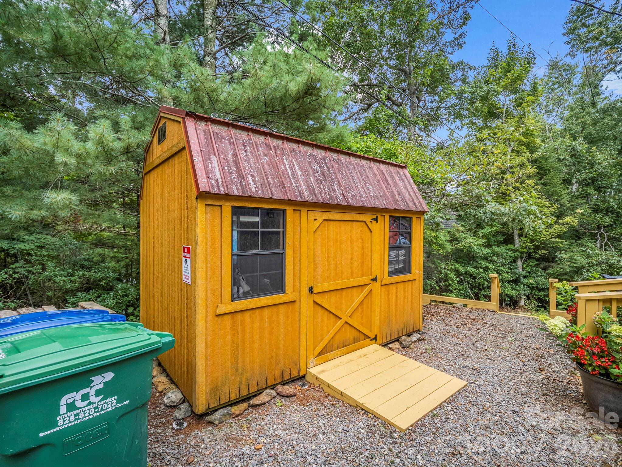 16 Starlight Drive — Black Mountain