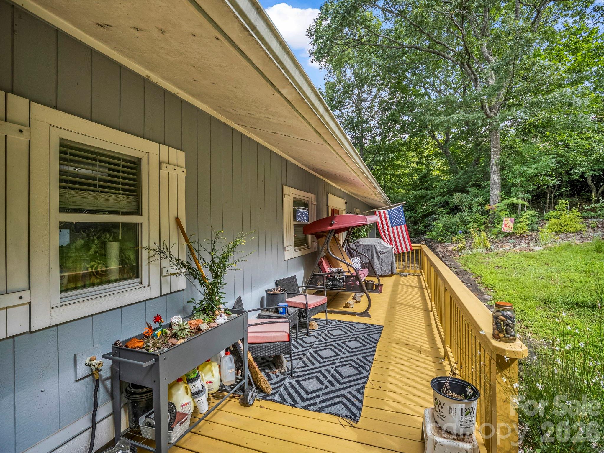 16 Starlight Drive — Black Mountain