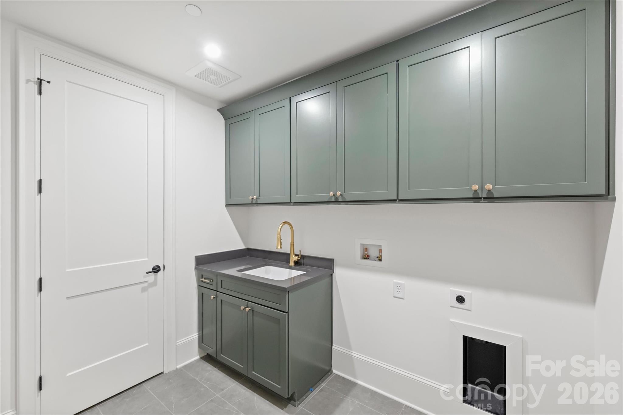 409 Queens Road #204 — Charlotte
