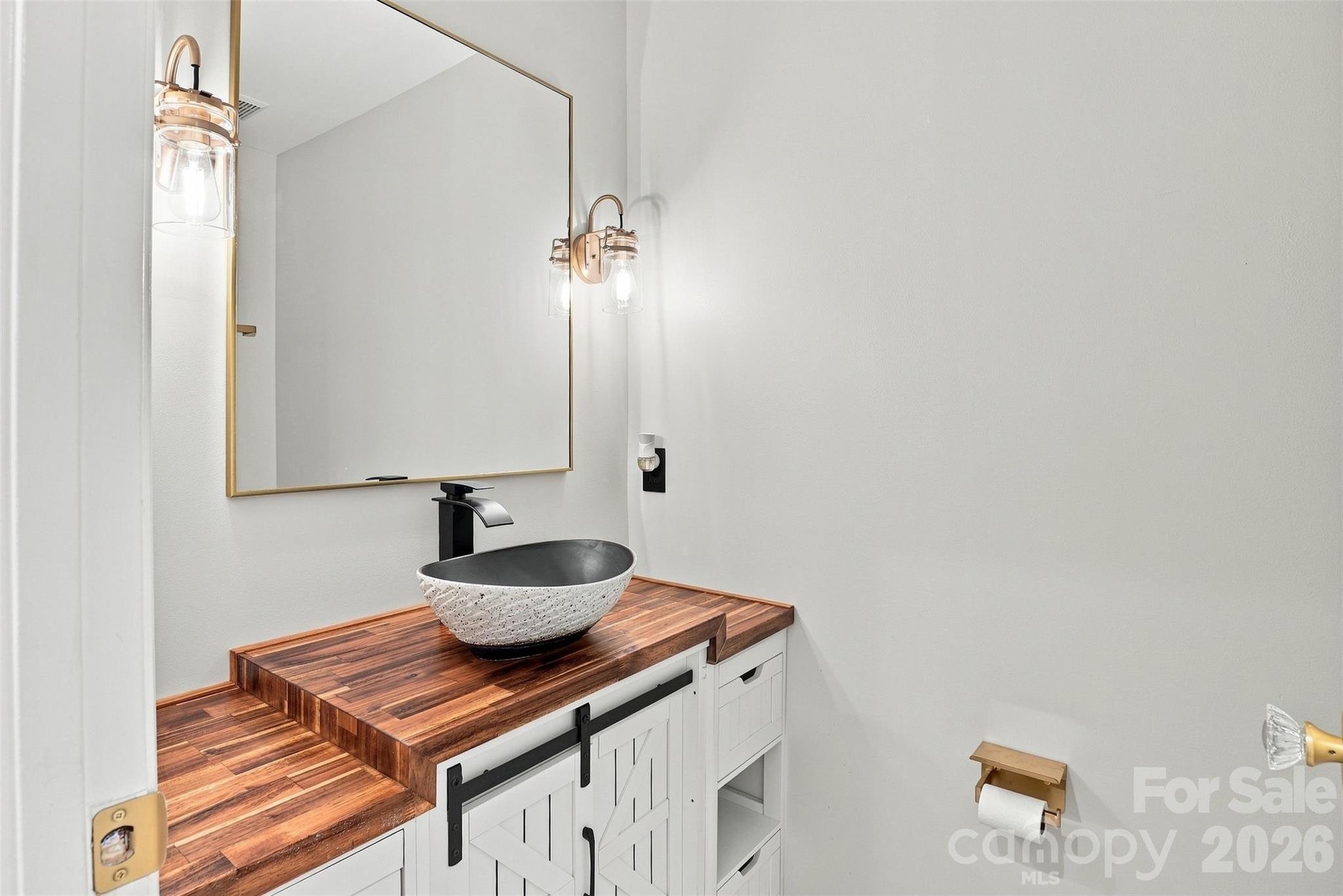 8909 Abberley Court — Huntersville