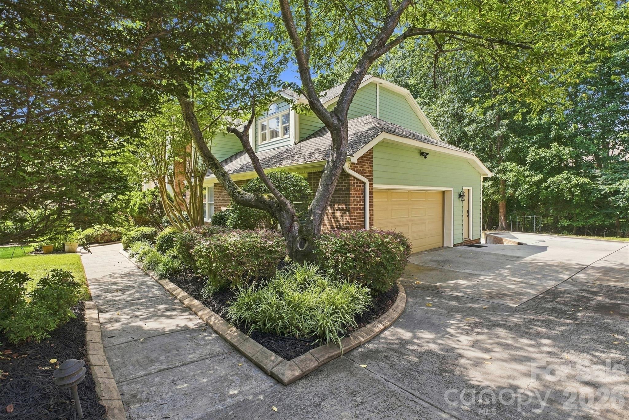 8909 Abberley Court — Huntersville