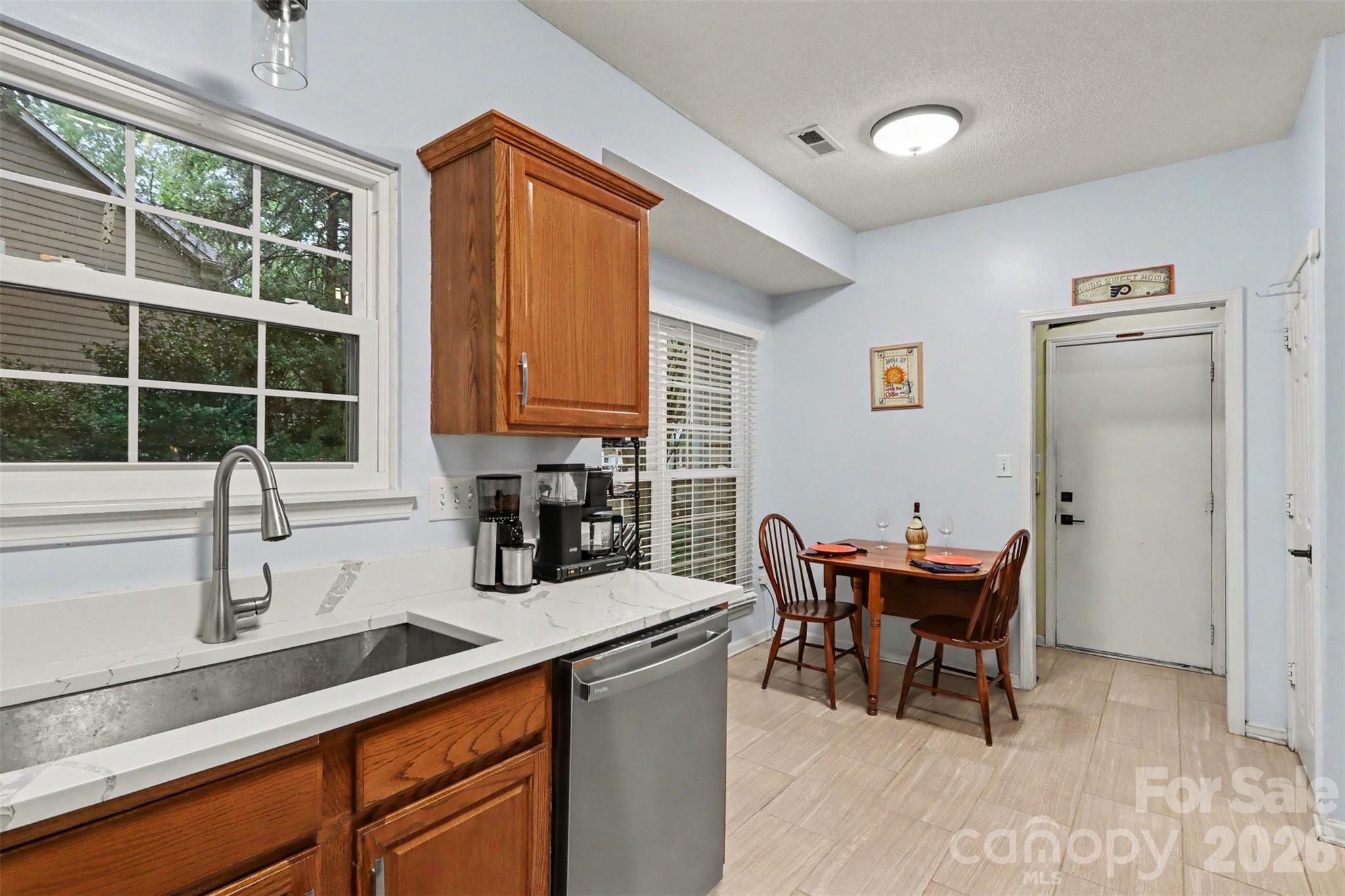12021 Mourning Dove Lane — Charlotte