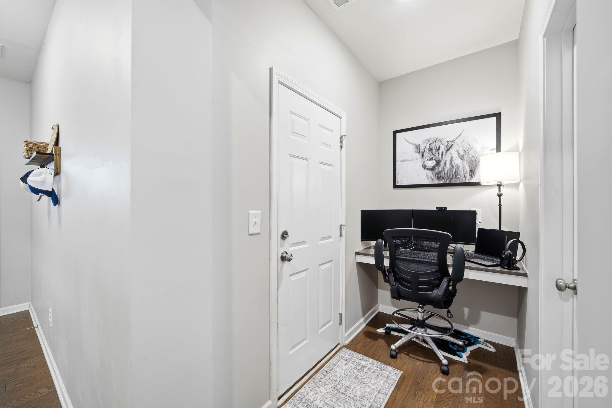 6260 Swanport Road — Lancaster