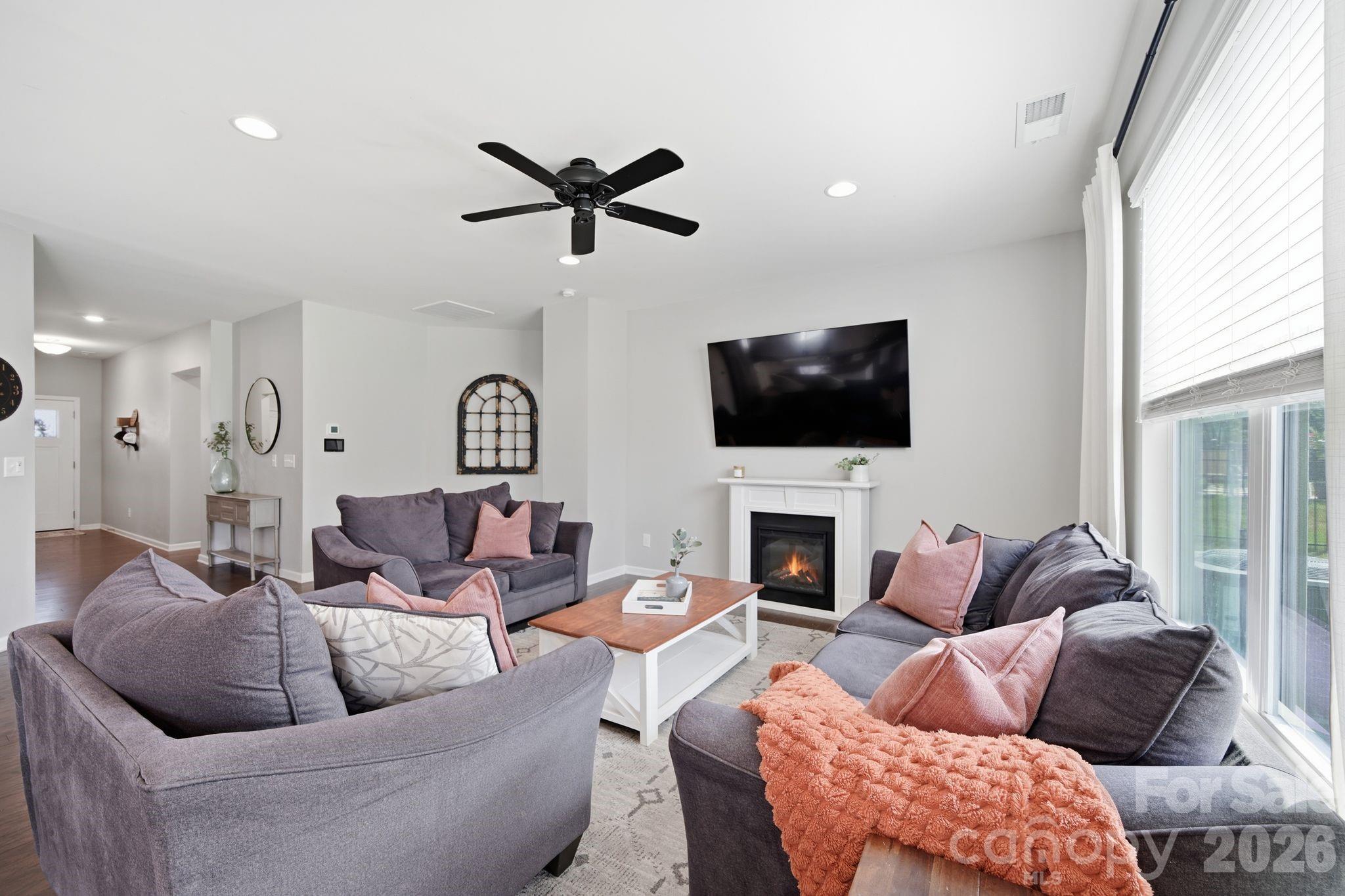 6260 Swanport Road — Lancaster