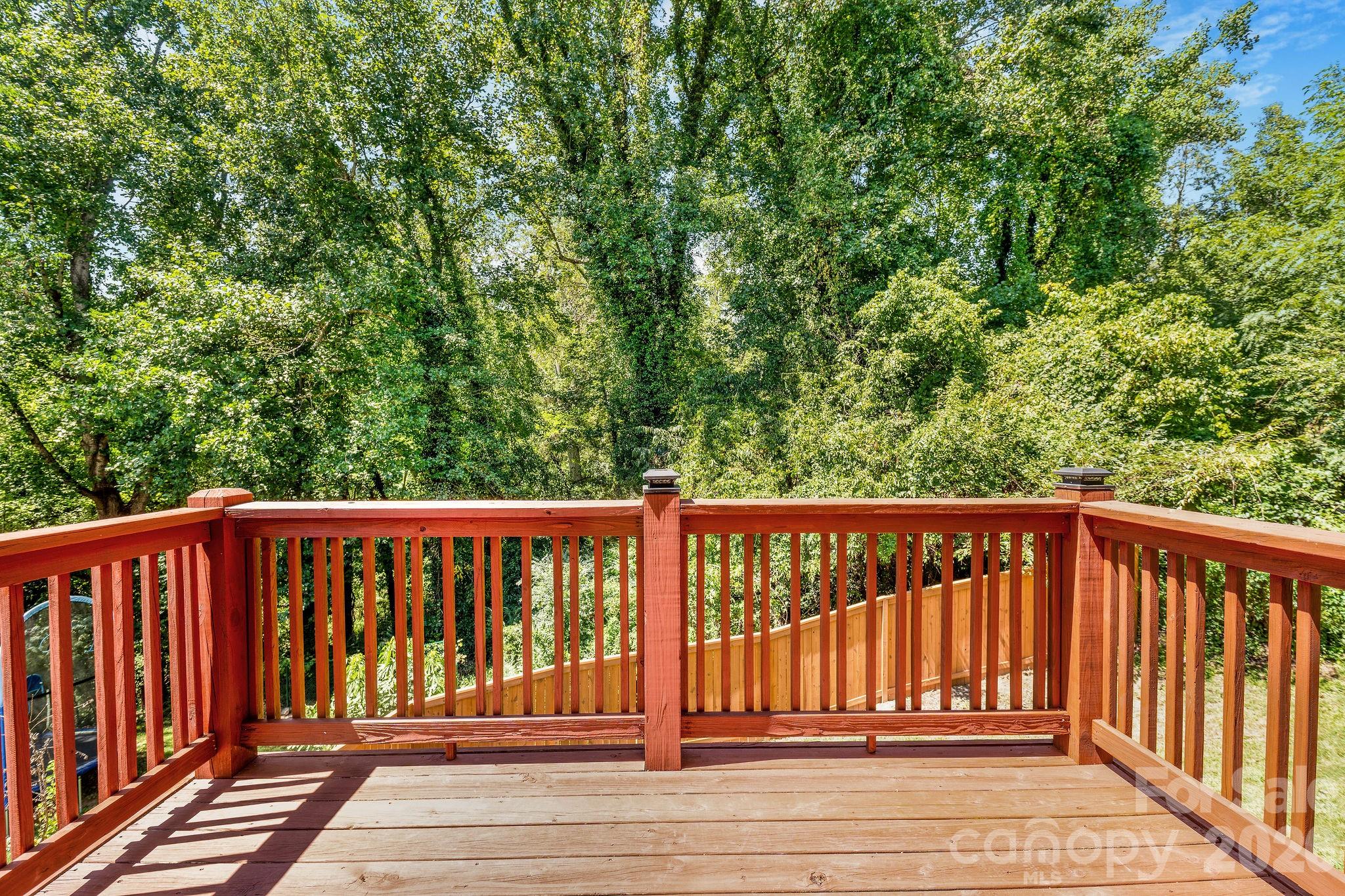 19 Oakcrest Place — Asheville