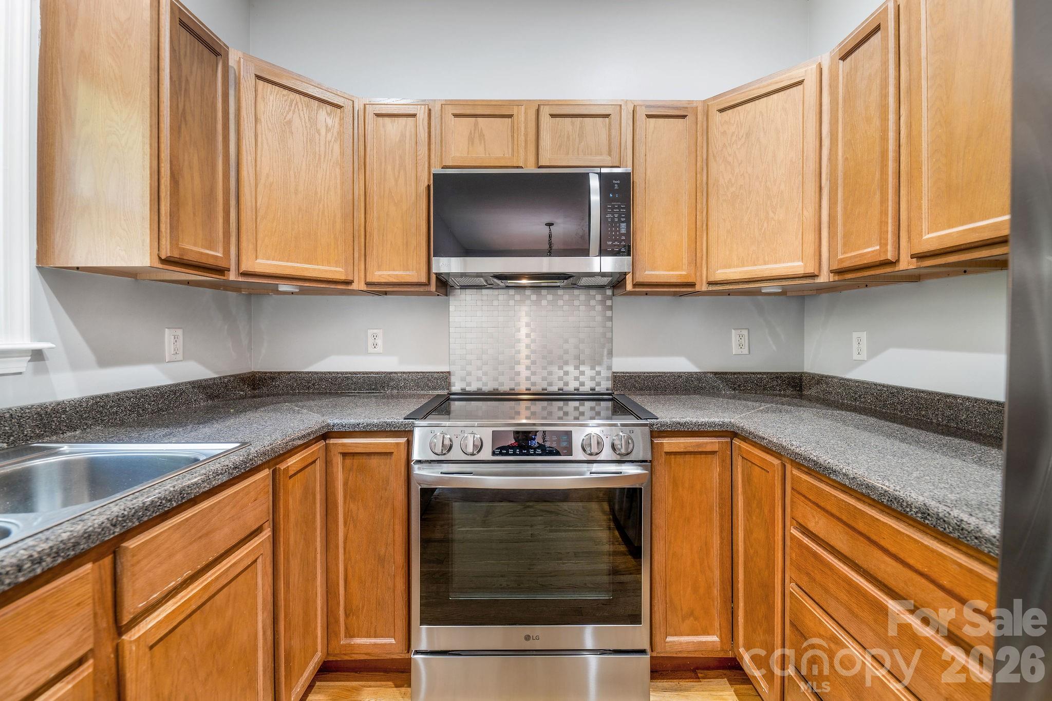 19 Oakcrest Place — Asheville