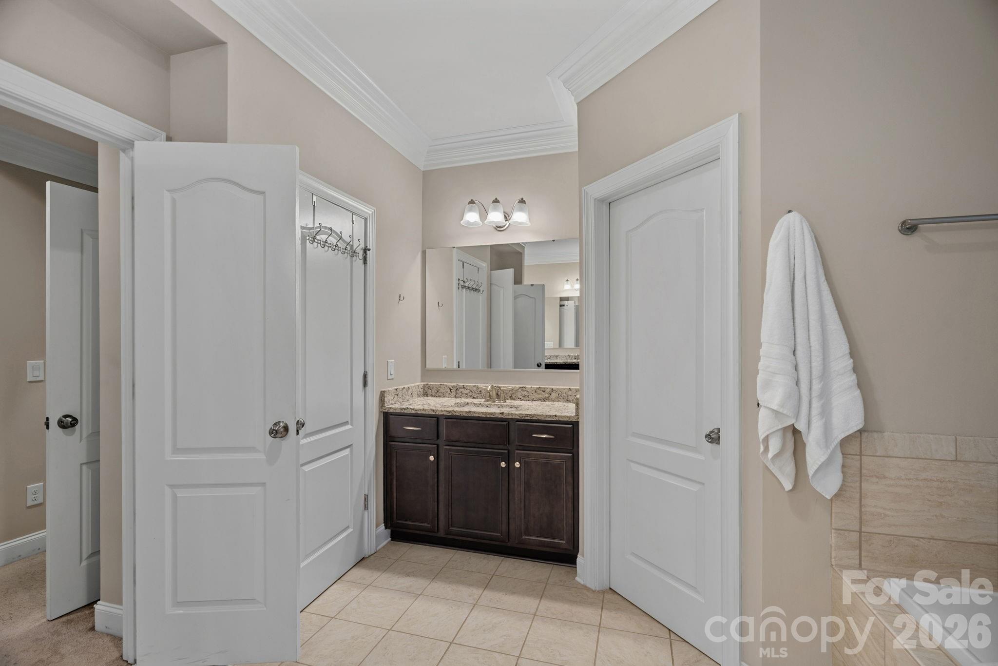 8211 Caesars Head Drive — Waxhaw