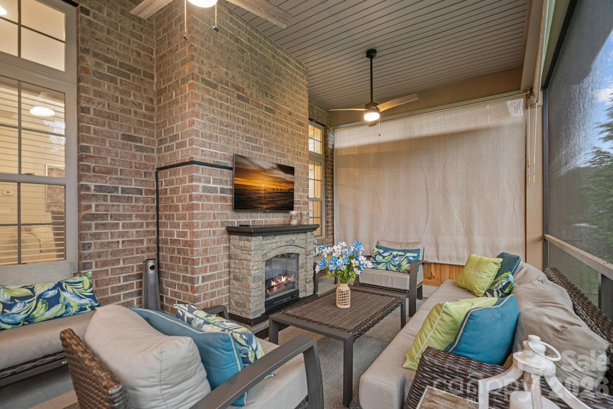 8211 Caesars Head Drive — Waxhaw