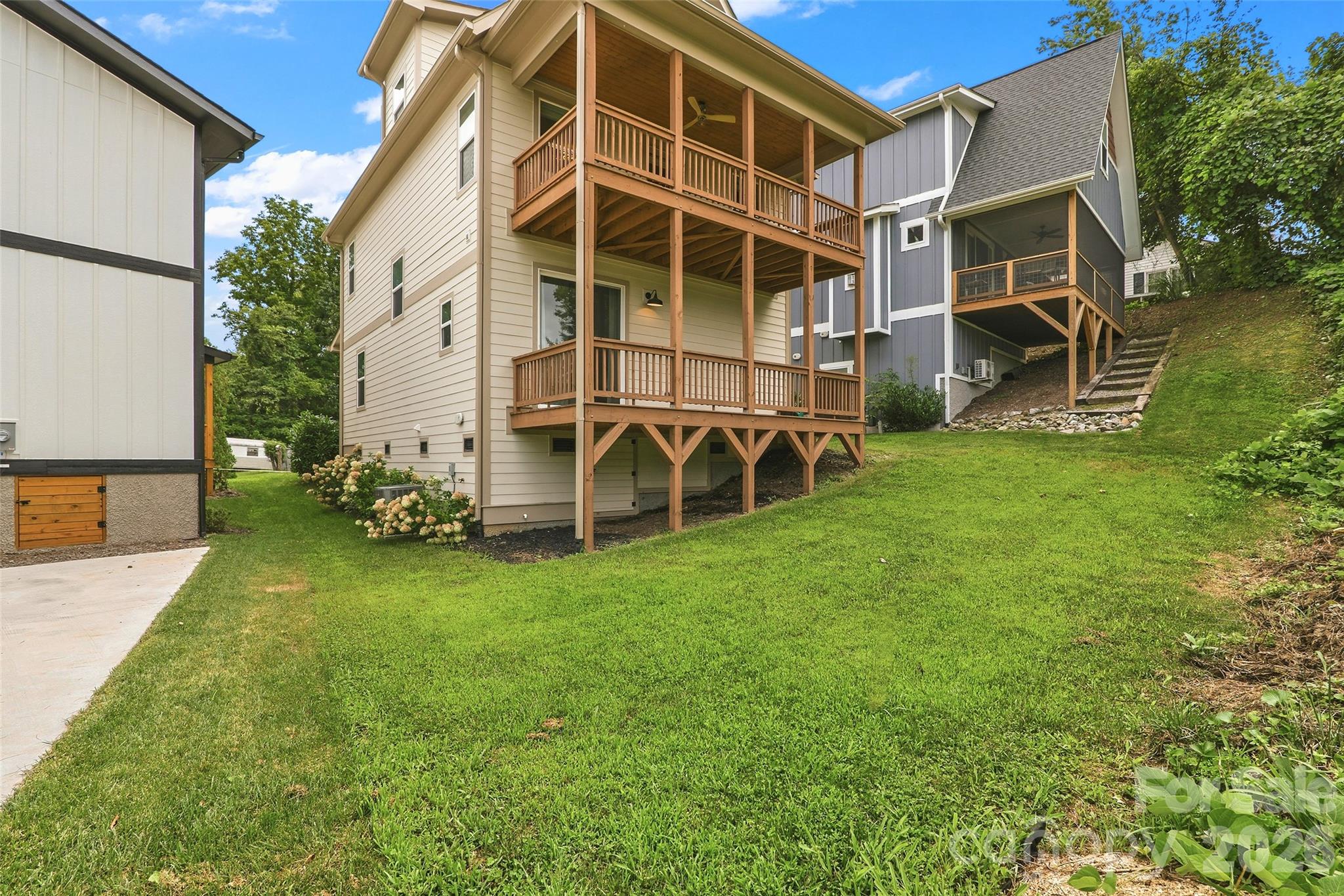9 Hilldale Road — Asheville